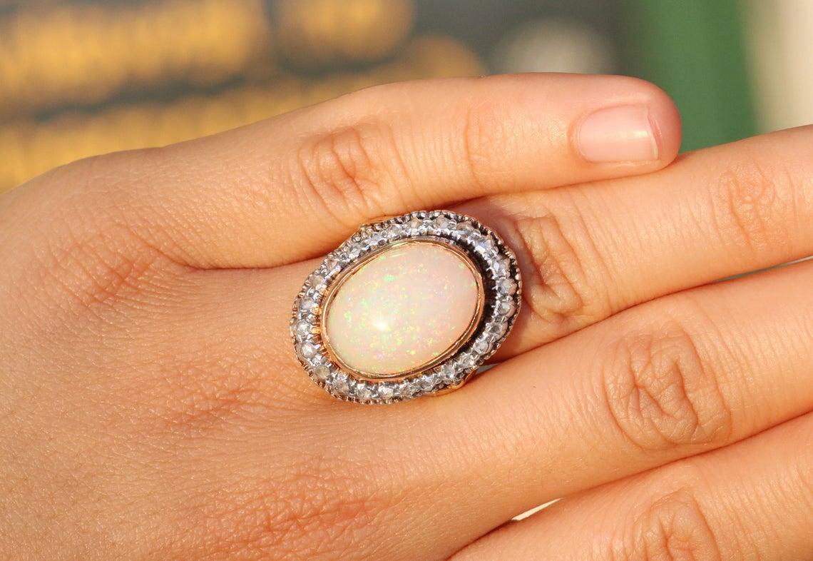 21.60tcw Antiker viktorianischer großer Opal & alte Minen-Diamant Cocktail Ring 1900er Jahre 14K im Zustand „Neu“ in Jupiter, FL