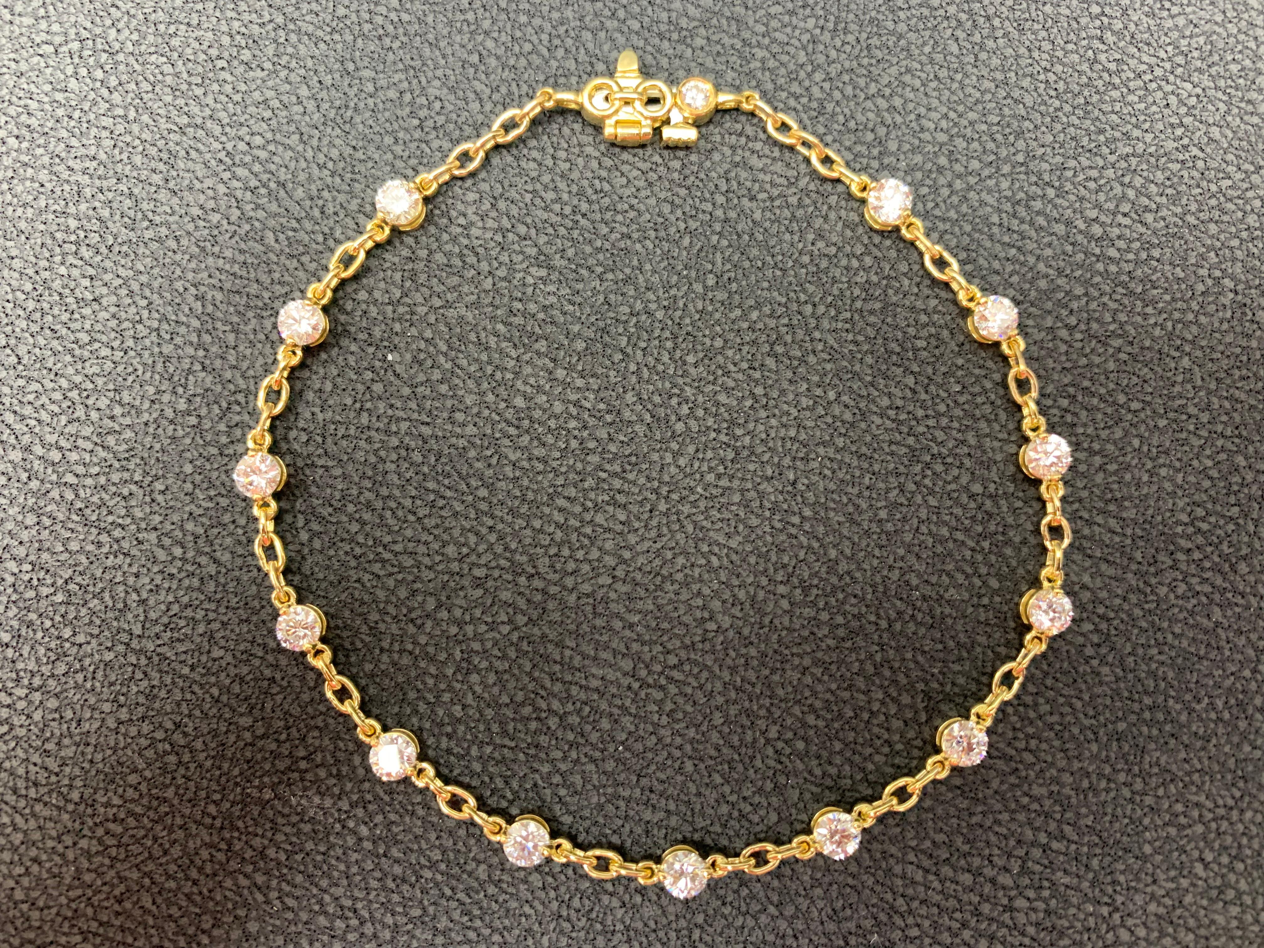 Women's 2.01 Carat Brilliant cut Diamond Chain Bracelet in 18K Yellow Gold For Sale