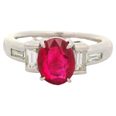 2,01 Karat birmanischer Rubin-Diamant-Platin-Dreisteinring, GIA zertifiziert