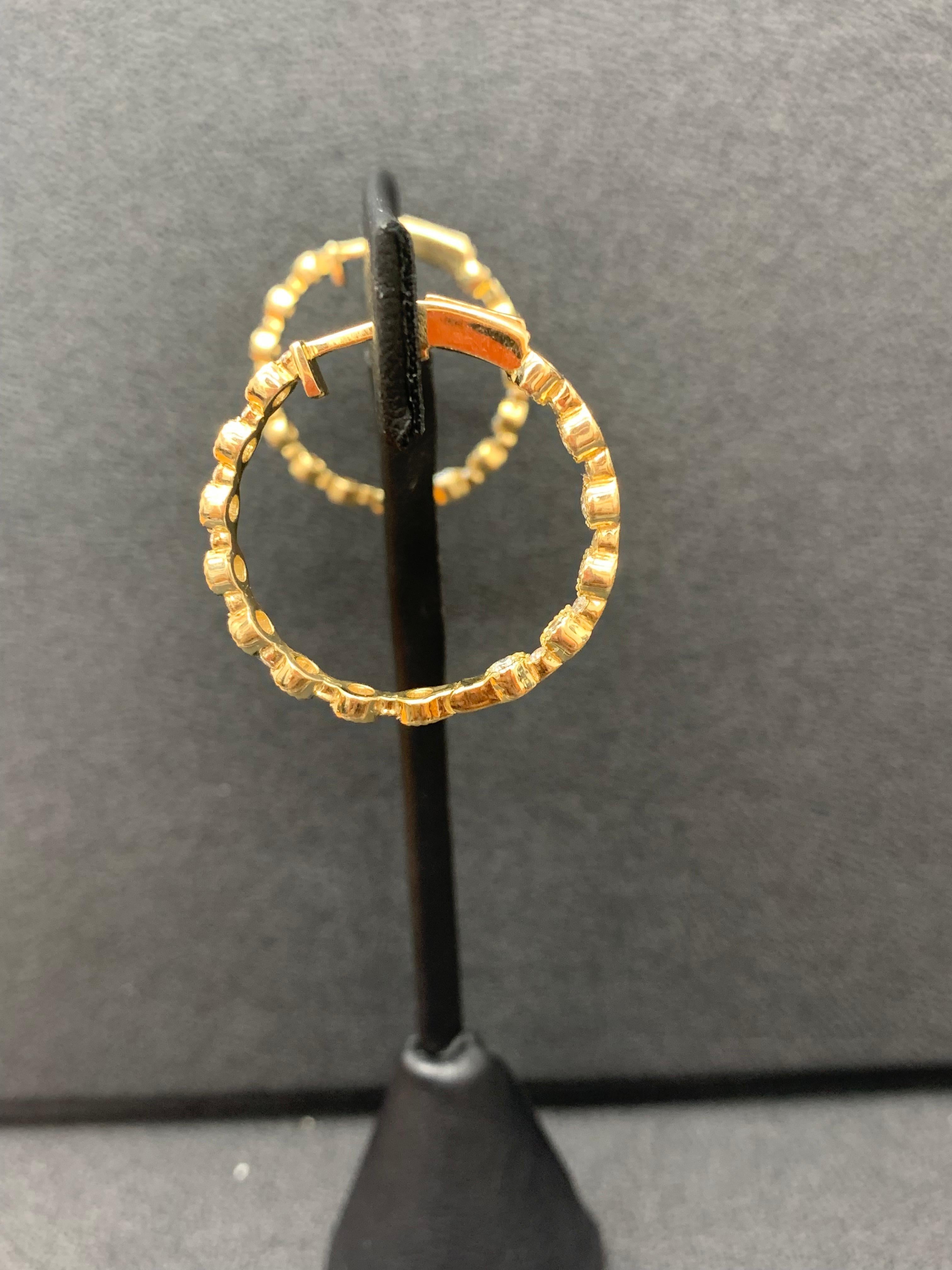 2.01 Carat Diamond Hoop Earrings in 14K Yellow Gold In New Condition For Sale In NEW YORK, NY