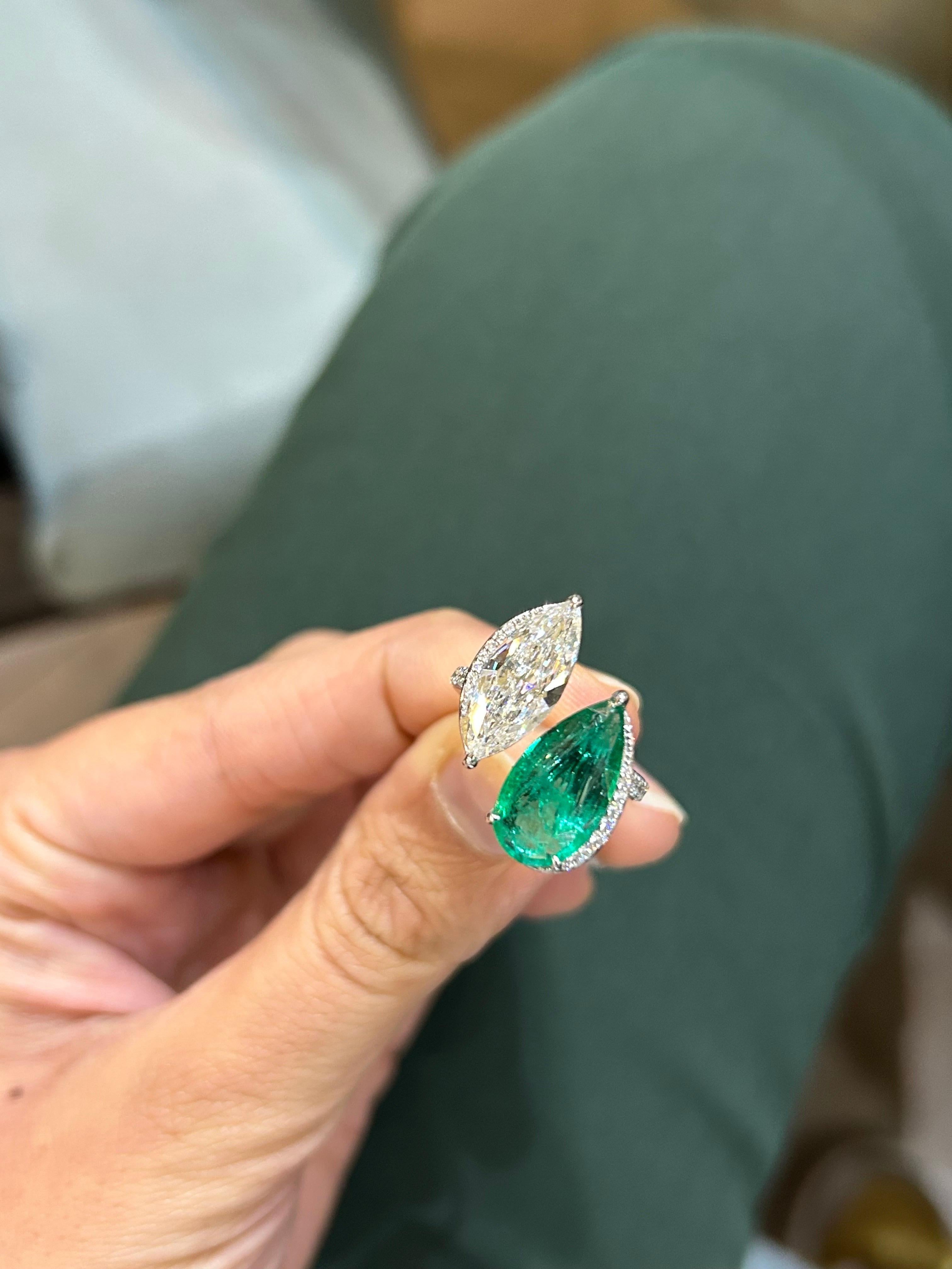 2.01 Carat Diamond Marquise and Emerald Pear Shape Cocktail Ring In New Condition For Sale In Bangkok, Thailand