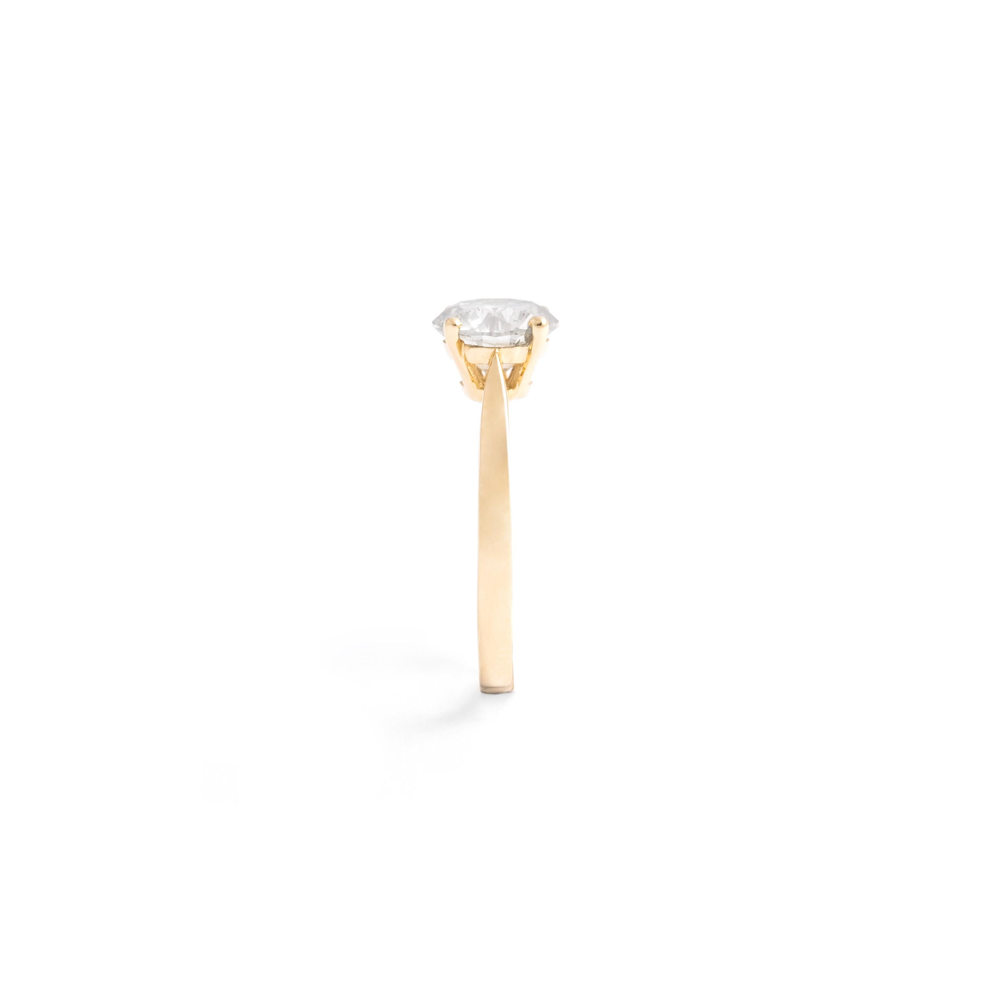 Round Cut 2.01 Carat Diamond Solitaire Yellow Gold Ring For Sale