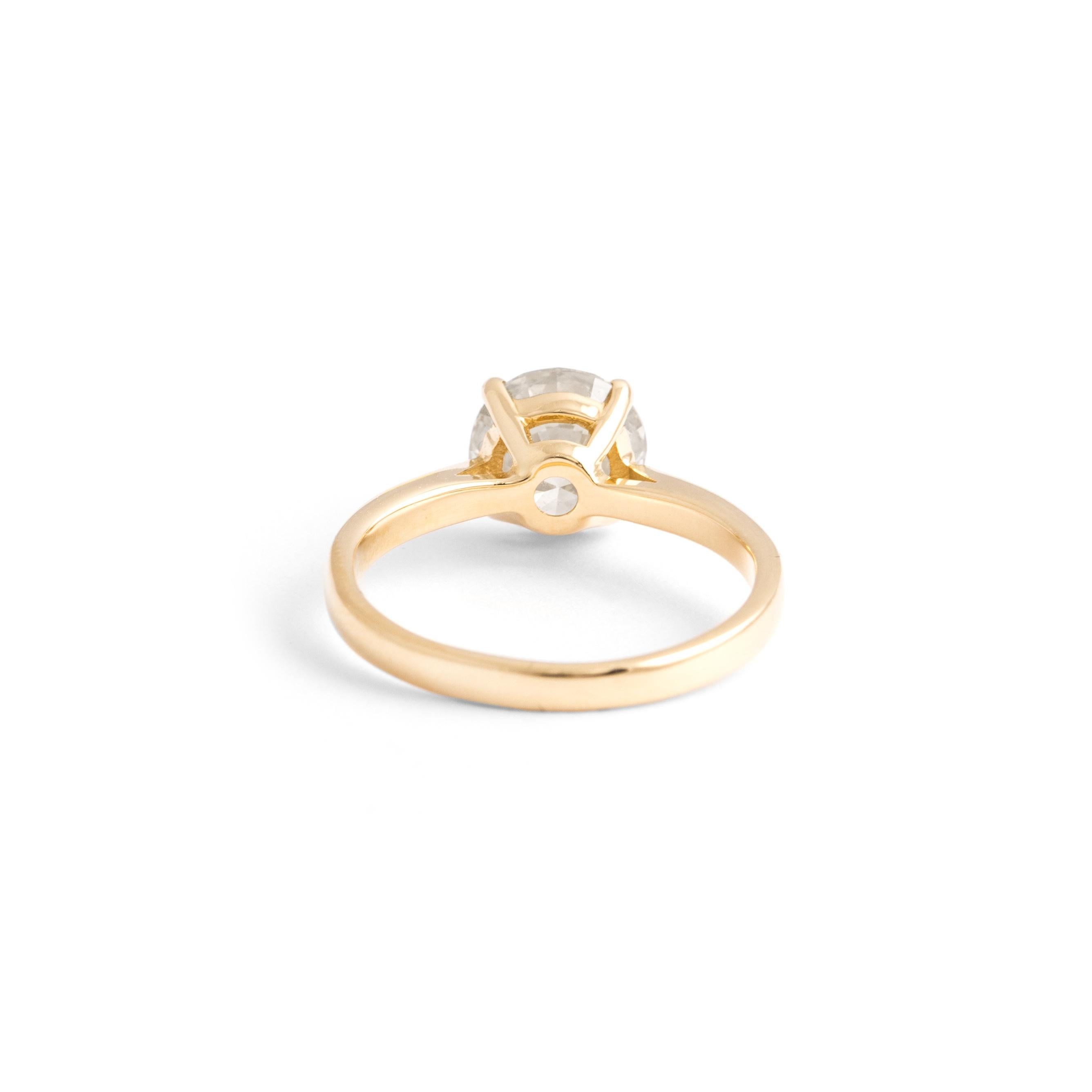 Women's or Men's 2.01 Carat Diamond Solitaire Yellow Gold Ring For Sale