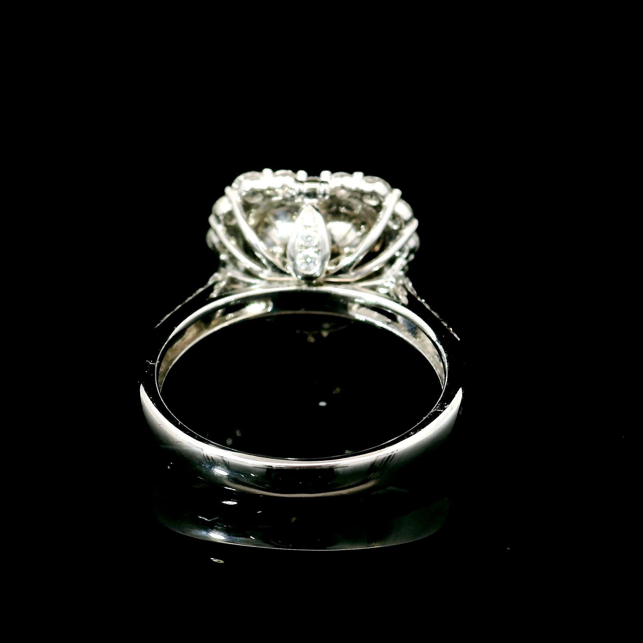 Women's or Men's 2.01 Carat Fancy Light Brownish Greenish Yellow VS2 Clarity Diamond Ring For Sale
