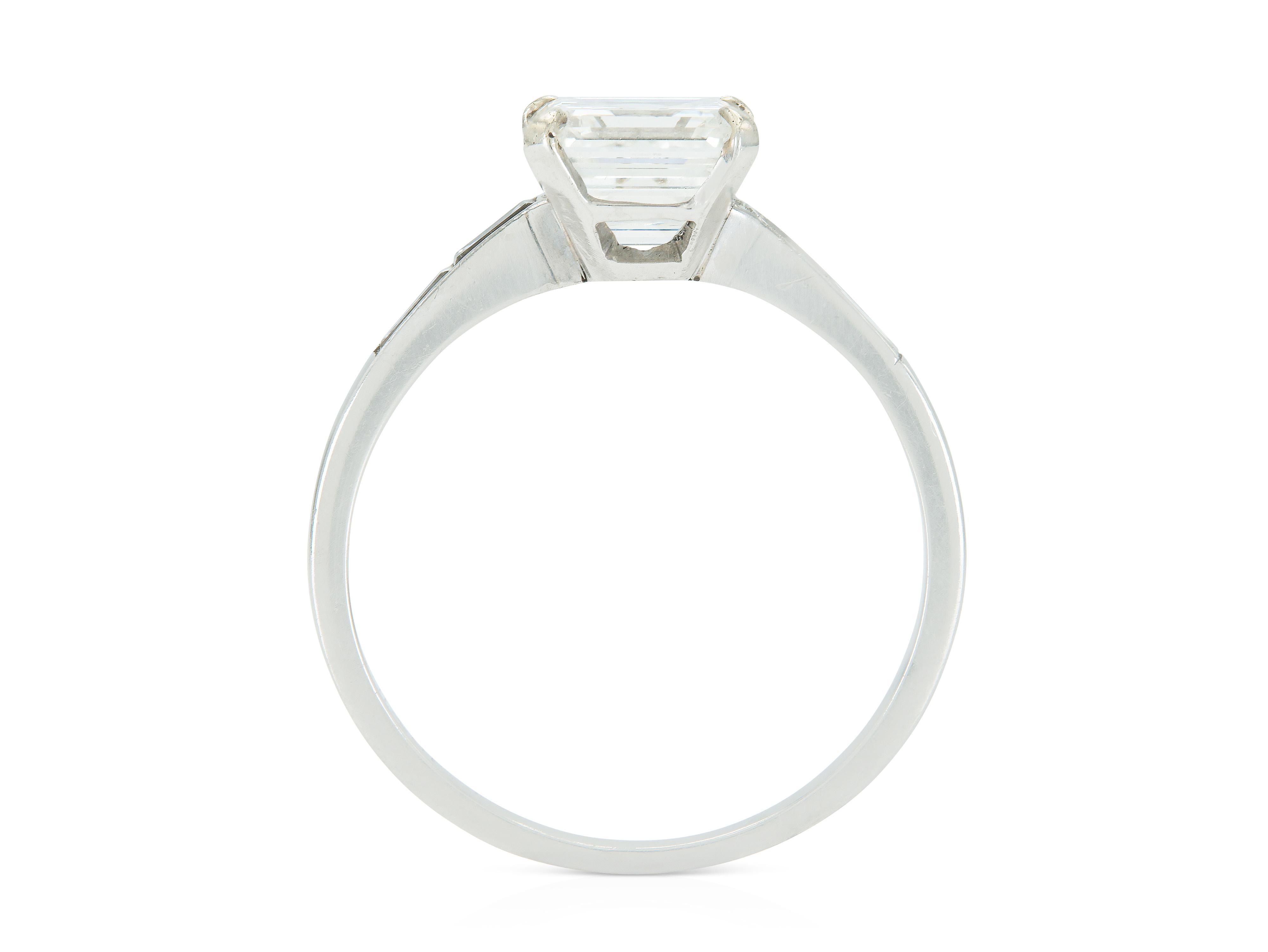 Bague de fiançailles de 2,01 carats certifiée GIA, diamant carré taille émeraude Bon état - En vente à New York, NY