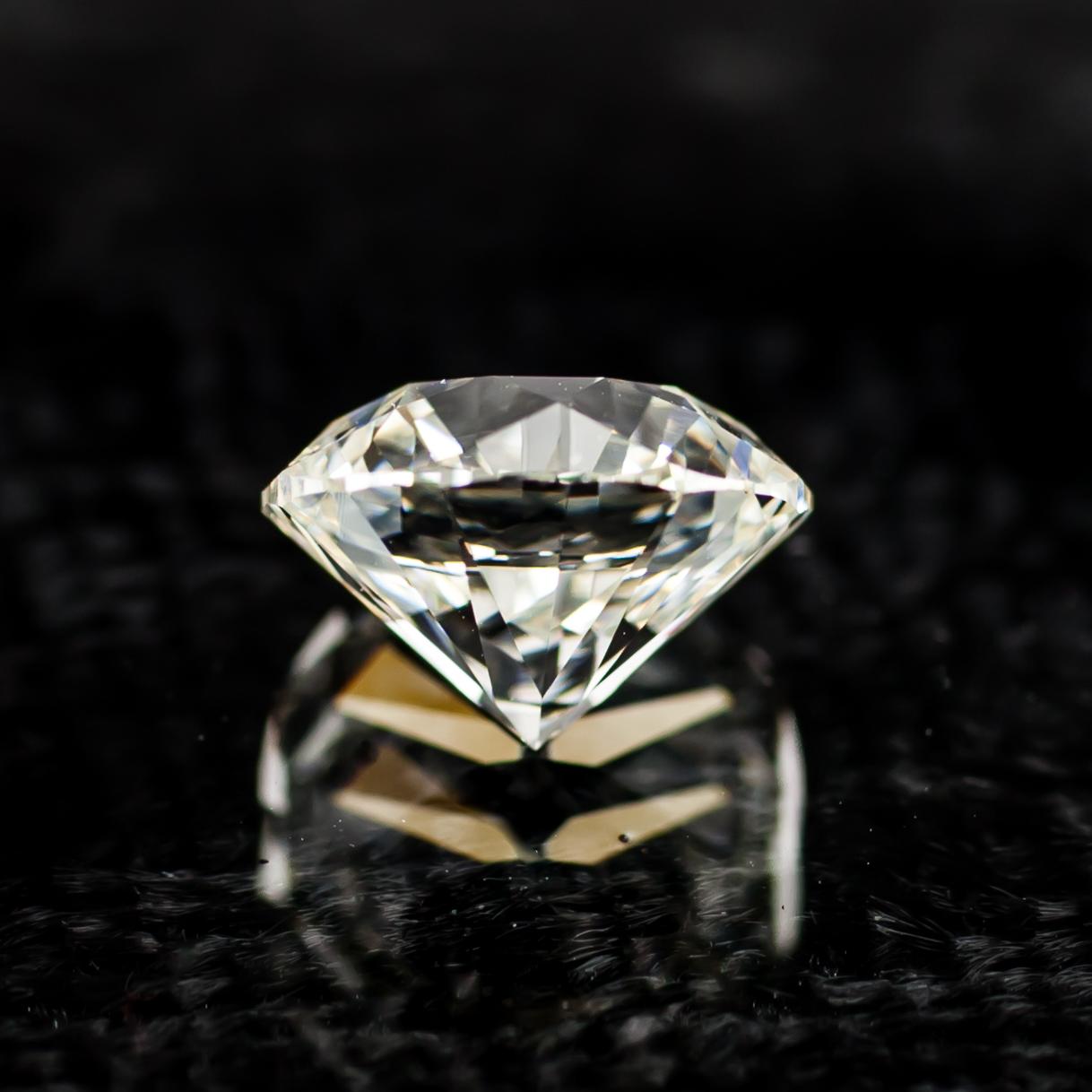 Moderne Diamant taille ronde brillant de 2,01 carats non serti K / VS1 certifié GIA en vente