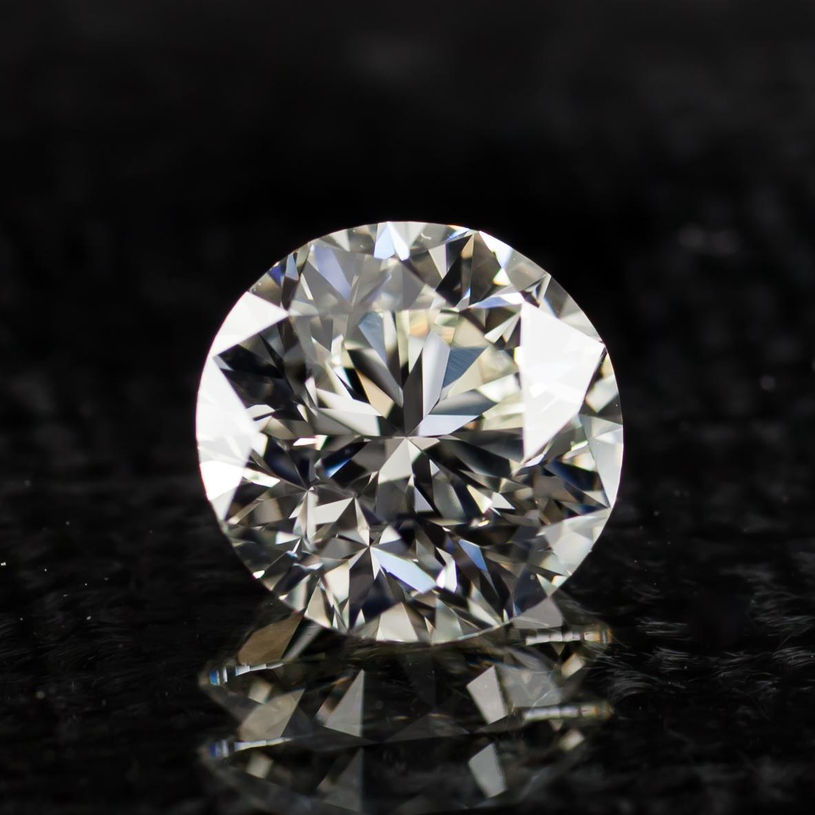 Diamant taille ronde brillant de 2,01 carats non serti K / VS1 certifié GIA Unisexe en vente
