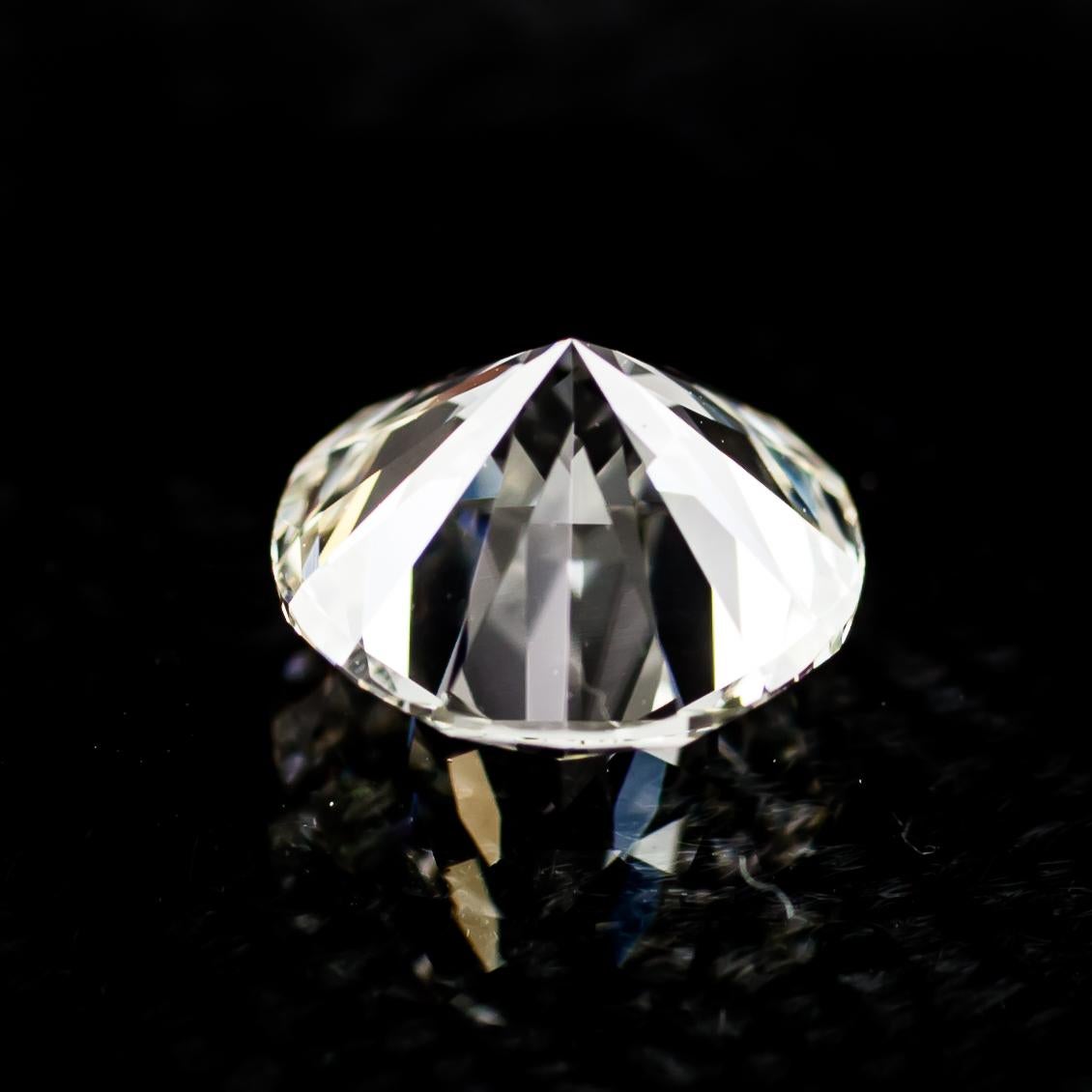 Diamant taille ronde brillant de 2,01 carats non serti K / VS1 certifié GIA en vente 1