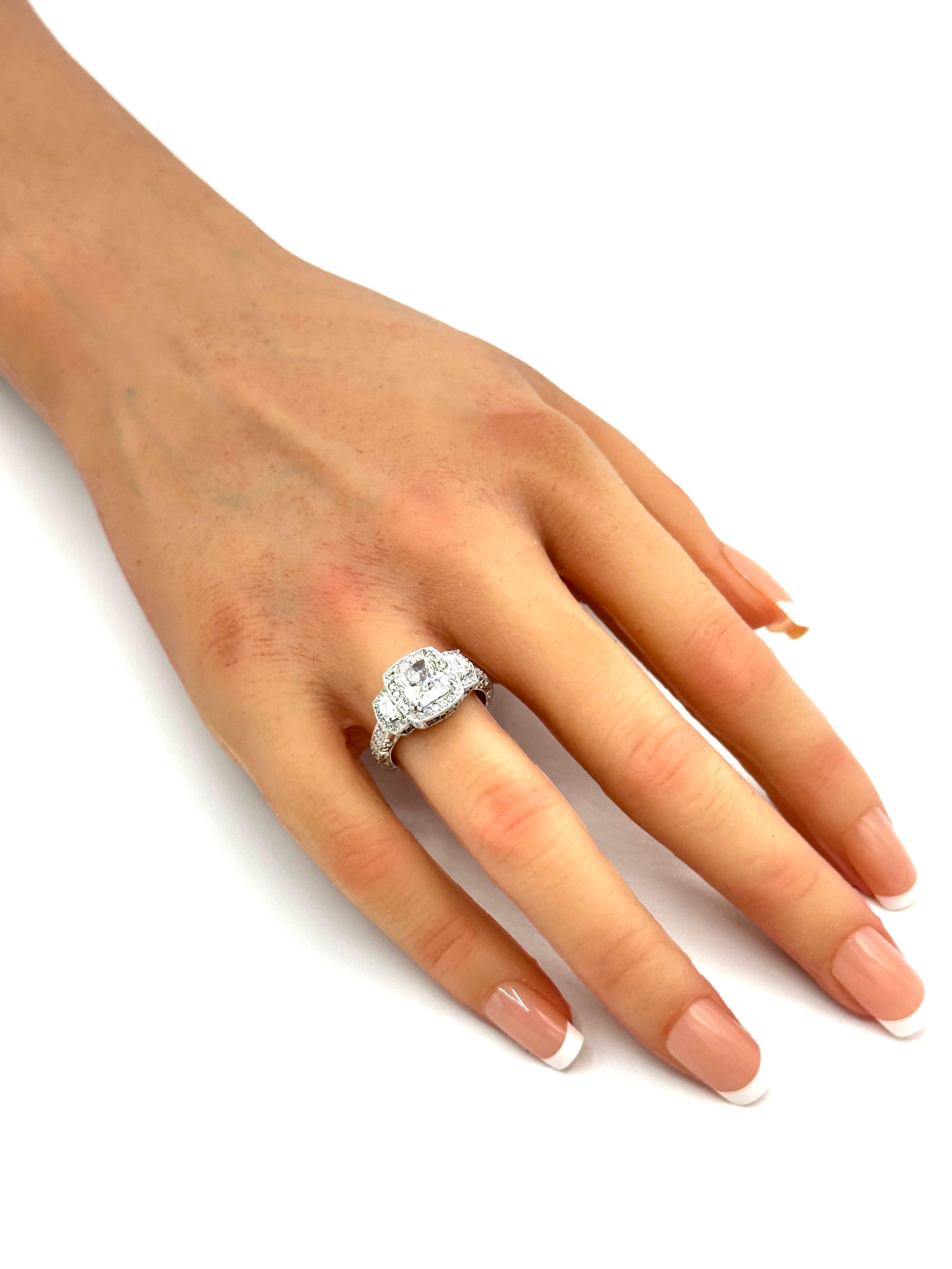 2.01 Carat Radiant Cut F/VS1 Diamond Platinum Ring For Sale 5
