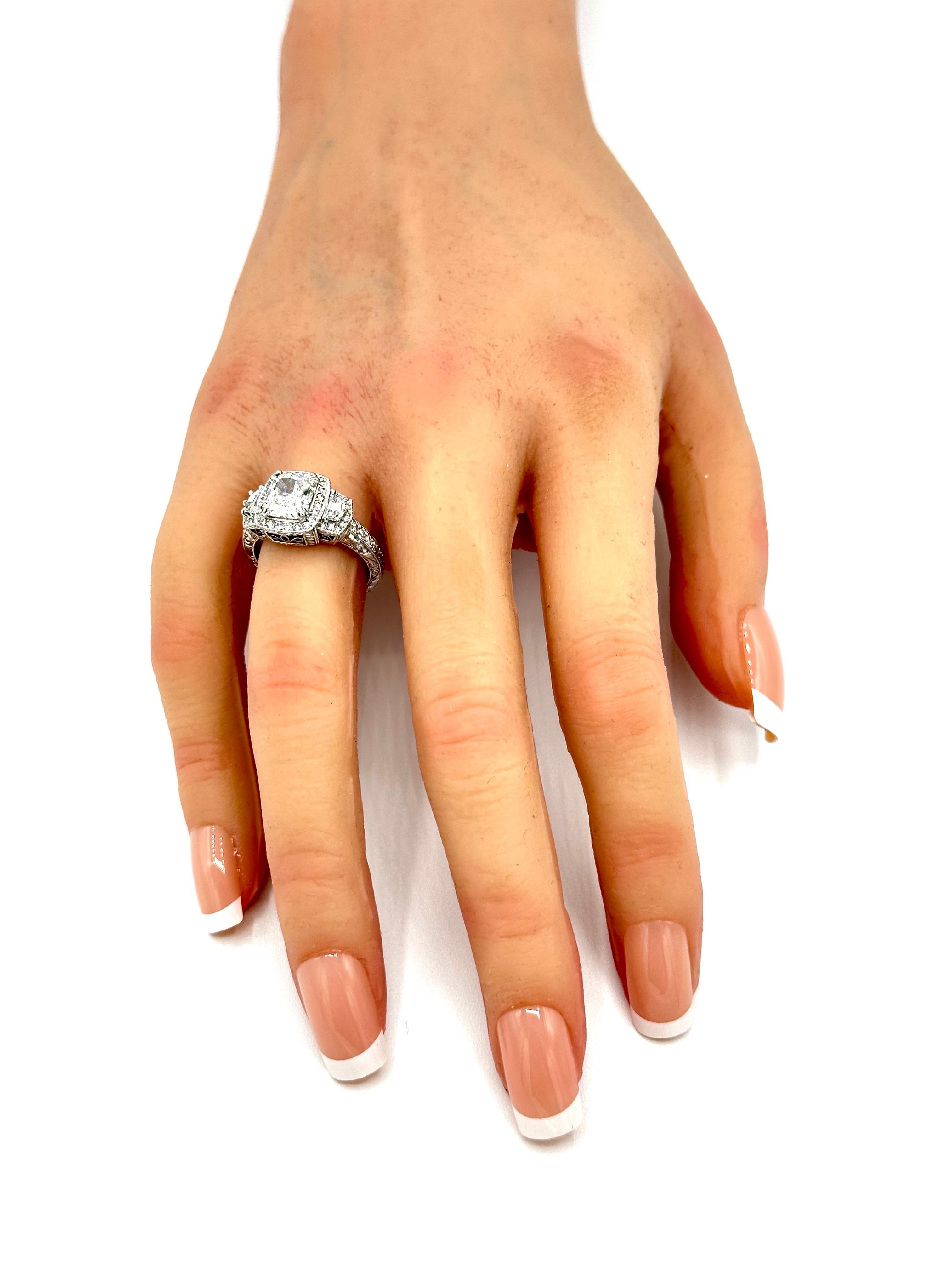 2.01 Carat Radiant Cut F/VS1 Diamond Platinum Ring For Sale 6