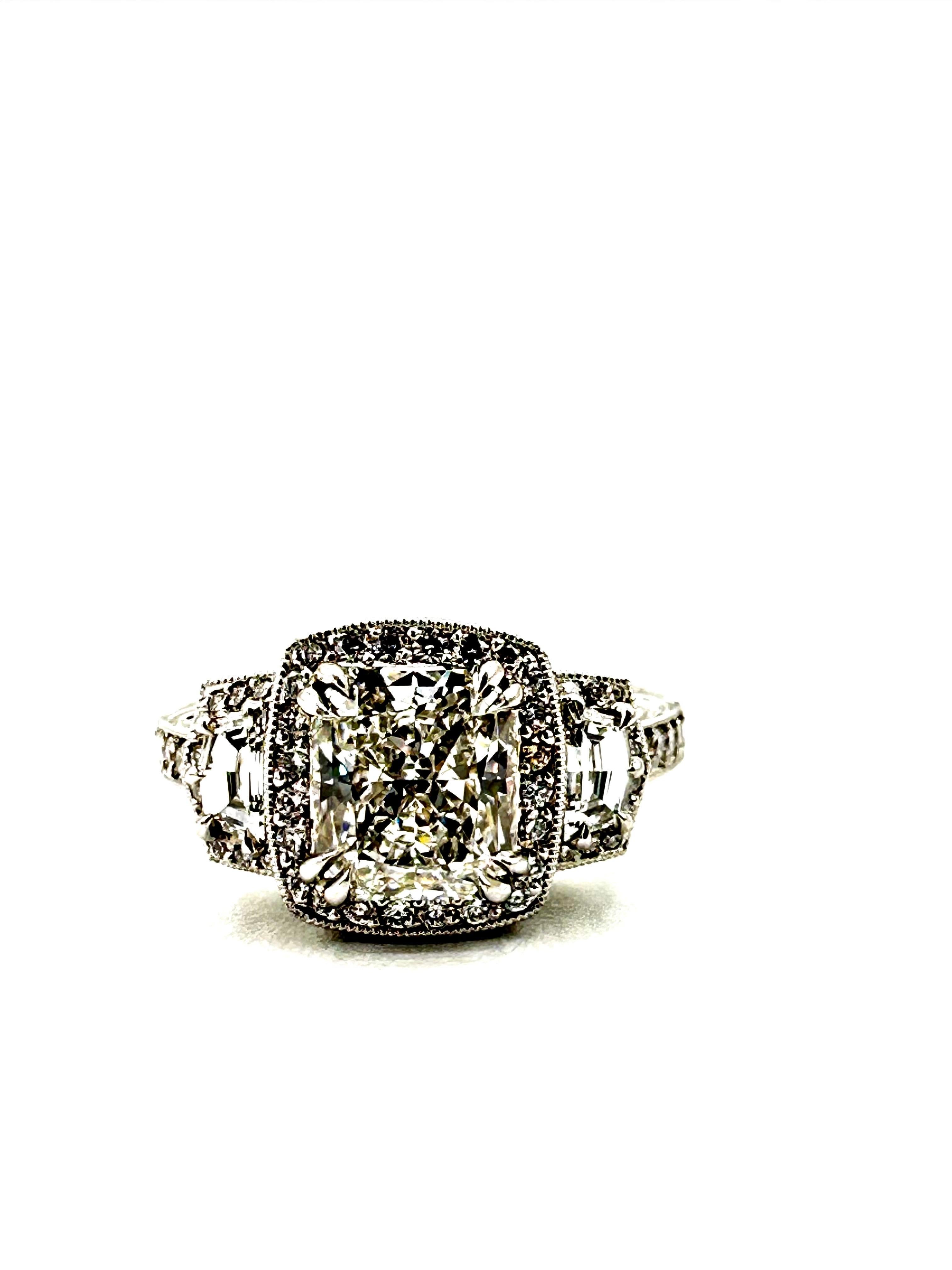 Art Deco 2.01 Carat Radiant Cut F/VS1 Diamond Platinum Ring For Sale