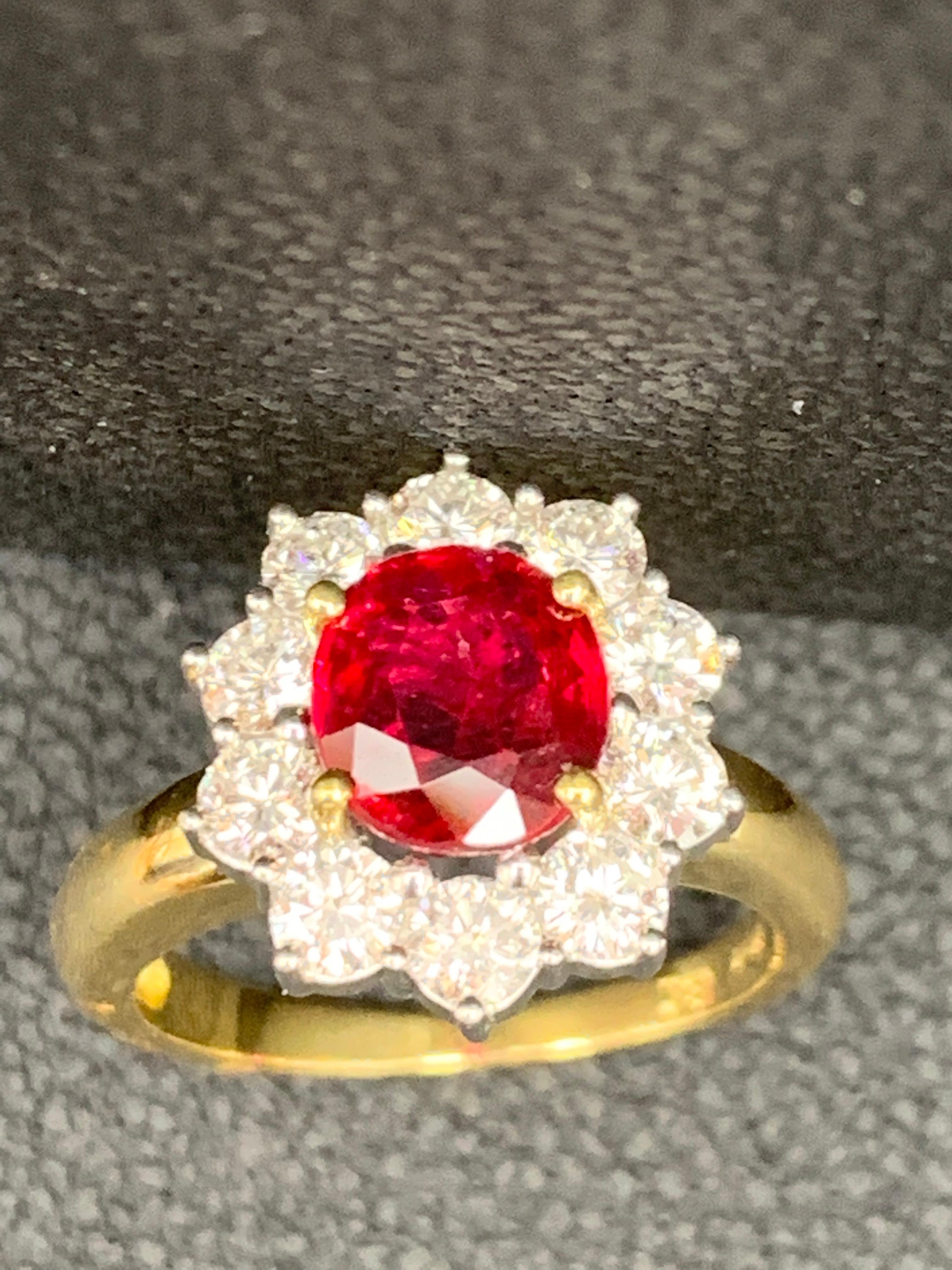 Bague de mode en or mélangé 18 carats, rubis et diamants, taille ronde et brillante de 2,01 carats en vente 11