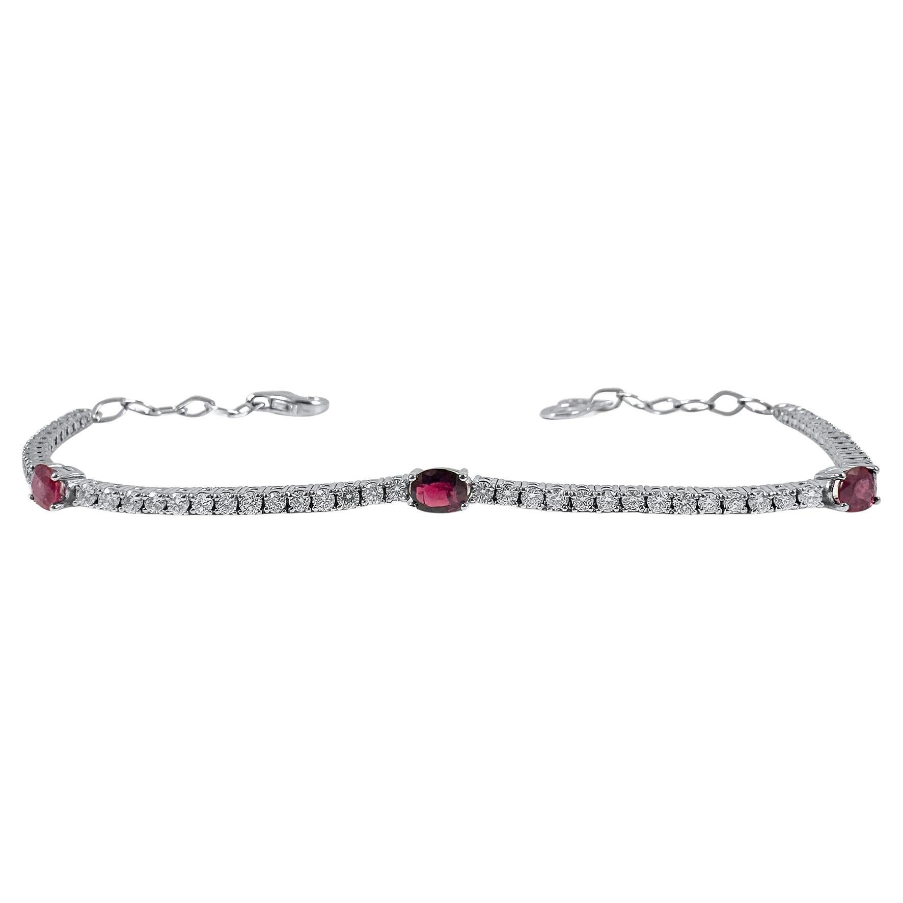 Bracciale regolabile con rubini e diamanti da 2,01 carati in oro bianco 14K