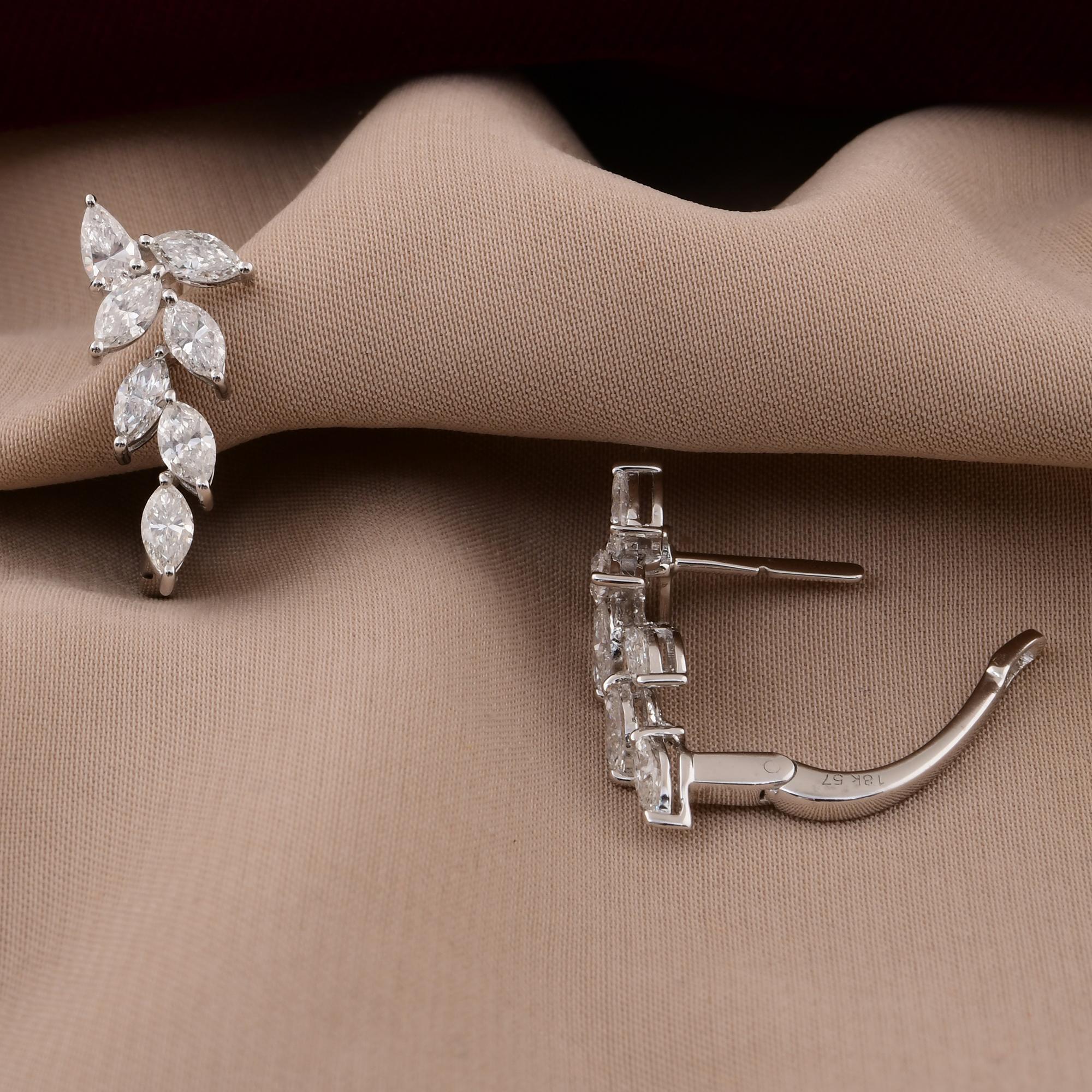 Diese exquisiten Ohrringe sind aus 18-karätigem Gold gegossen und mit 2,01 Karat funkelnden Diamanten besetzt.

FOLLOW SPECTRUM JEWELS Storefront, um die neueste Collection'S und exklusive Stücke zu sehen. Spectrum Jewels ist stolz darauf, ein Top