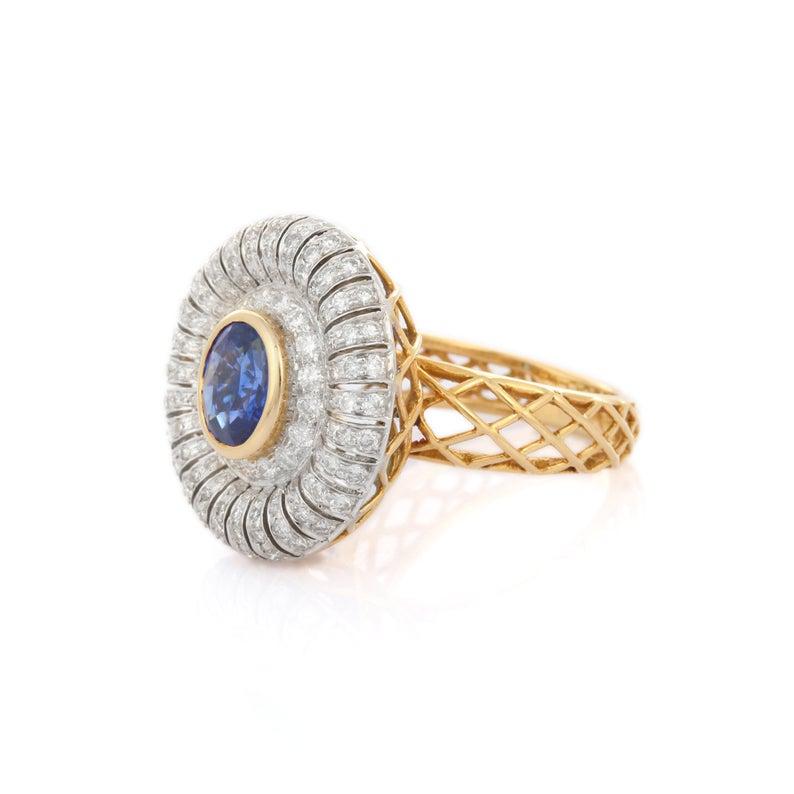 Oval Cut 2.01 Carats Blue Sapphire Diamond 14 Karat Gold Ring For Sale