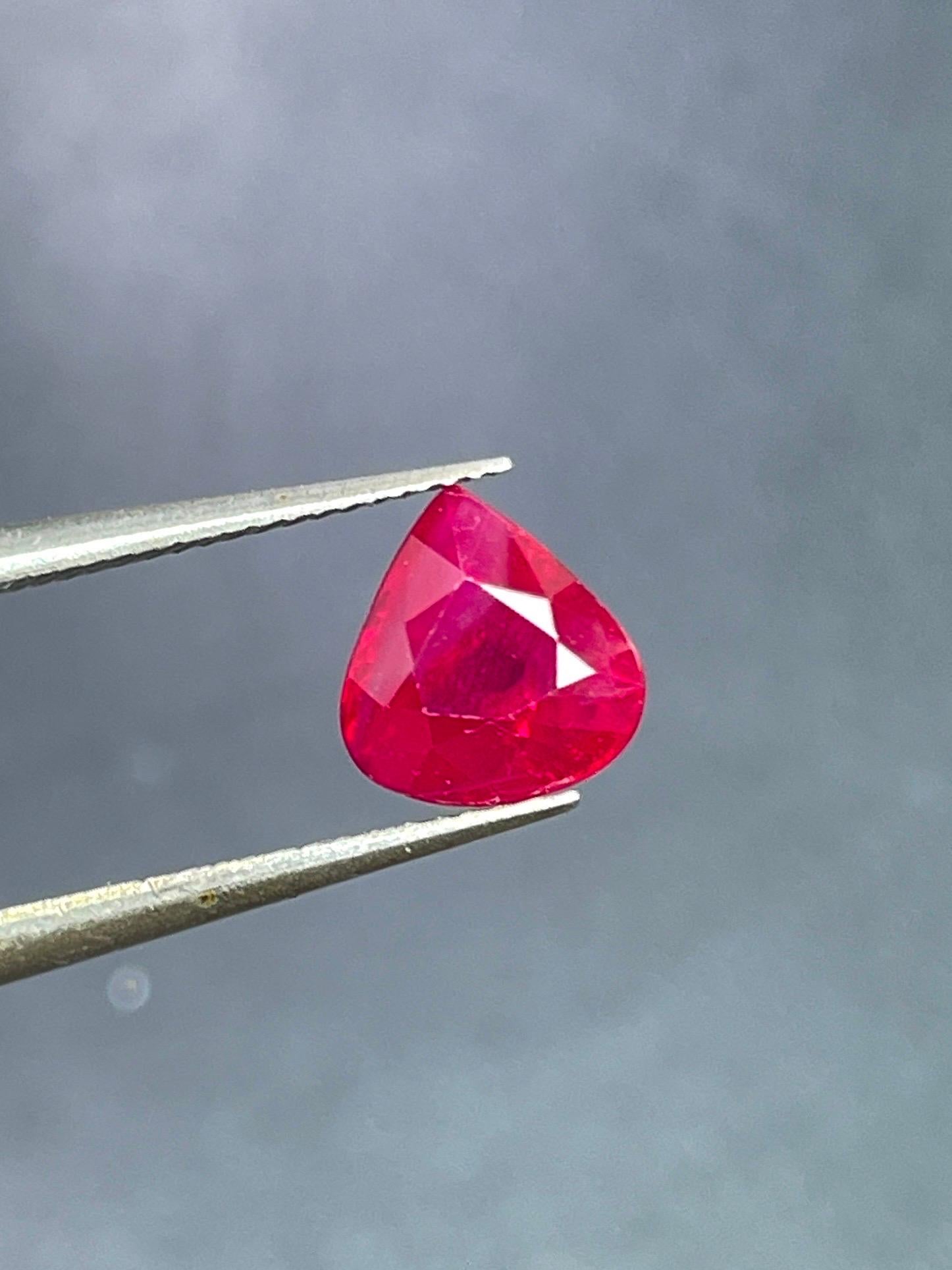 Women's or Men's 2.01 Ct AIGS Certified  Ruby Burma Pigeon Blood Color heated gemstone For Sale