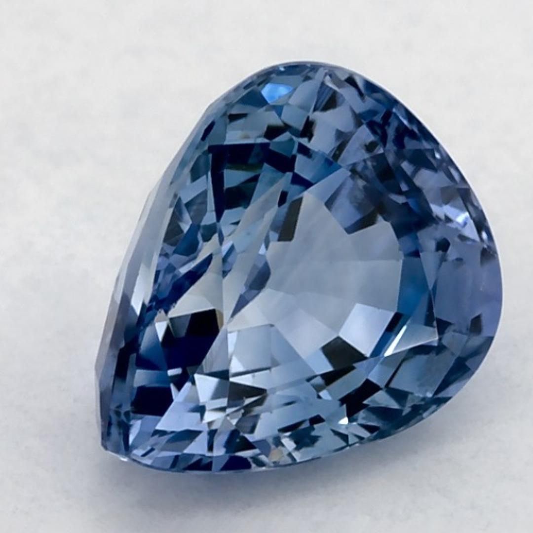 Questo zaffiro blu naturale offre eleganza e raffinatezza. Con la sua ricca saturazione del colore e il taglio preciso, è il centro perfetto per un anello di fidanzamento o un design di gioielli di lusso.

Questo zaffiro proviene dallo Sri Lanka