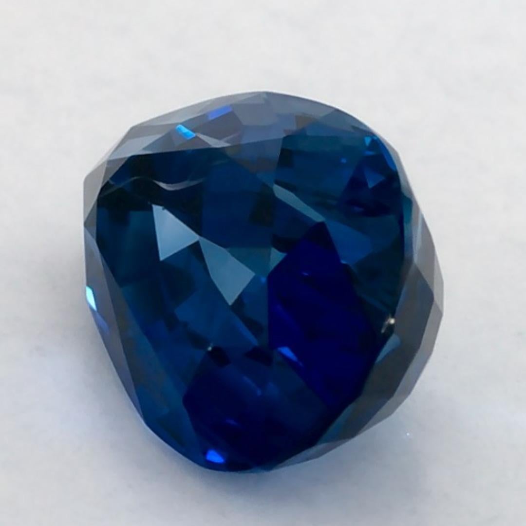 Donna 2.01 carati di zaffiro blu a forma di pera sciolto in vendita