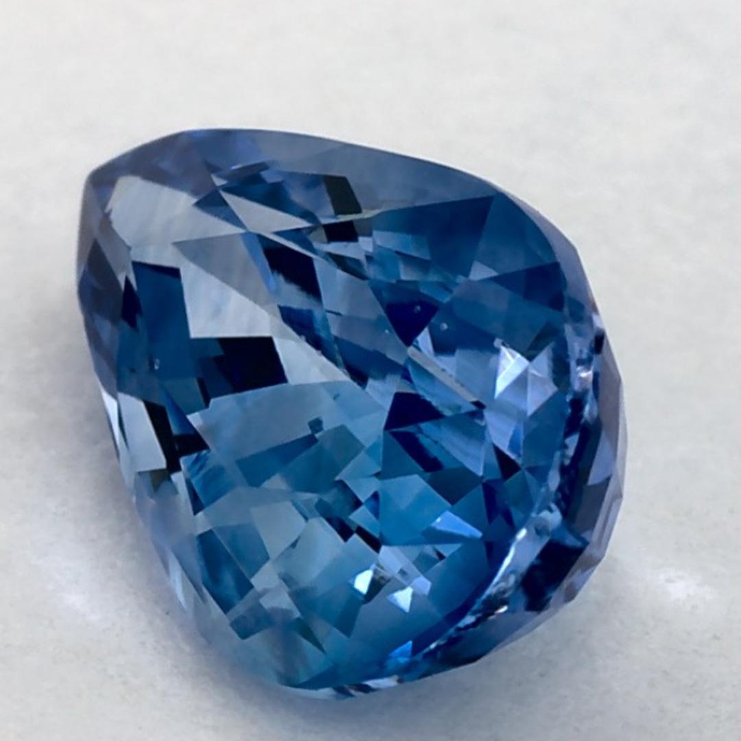 Donna 2.01 carati di zaffiro blu a forma di pera sciolto in vendita