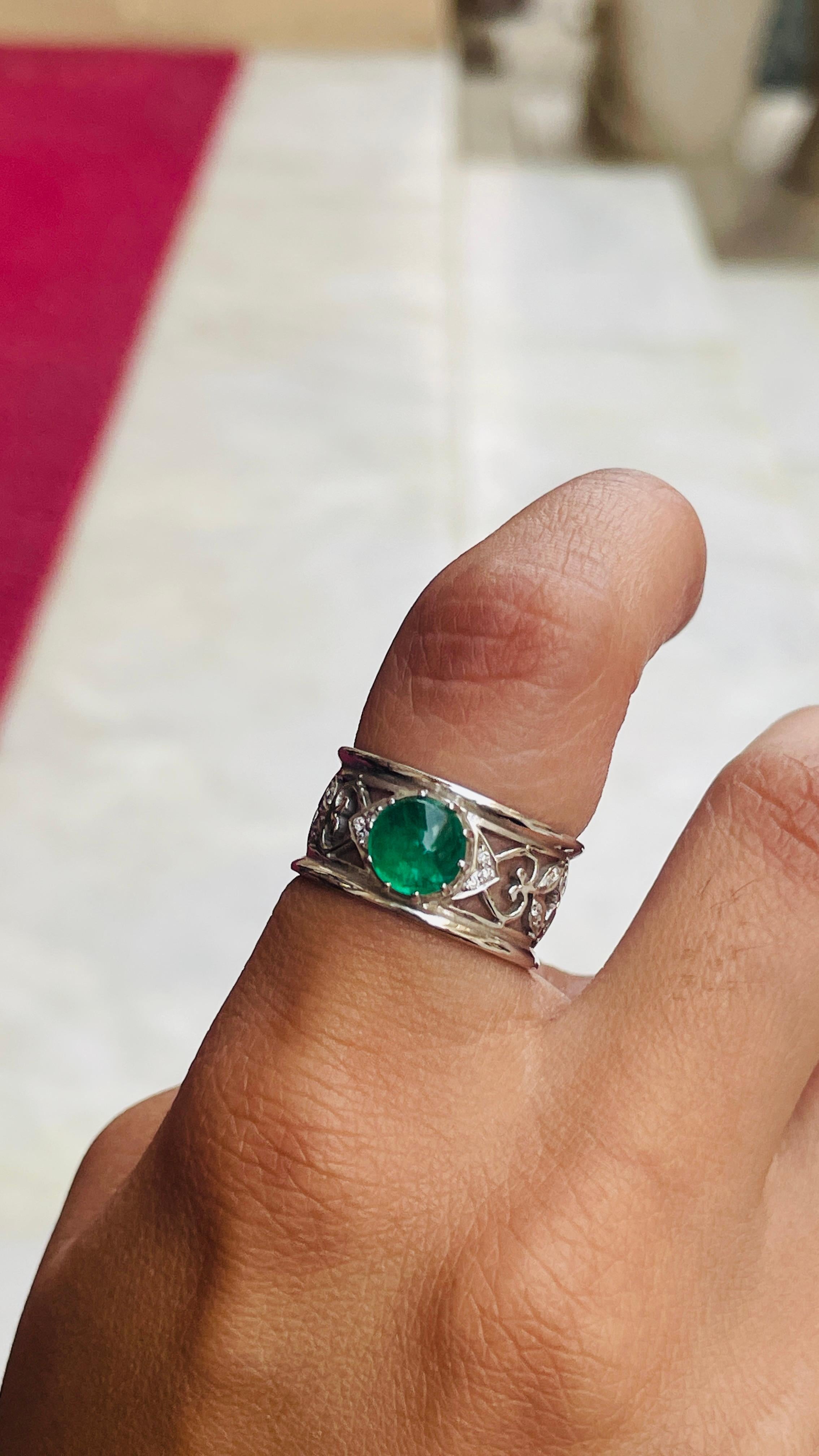 For Sale:  Emerald Diamond Filigree Band Ring in 18k Solid White Gold 2