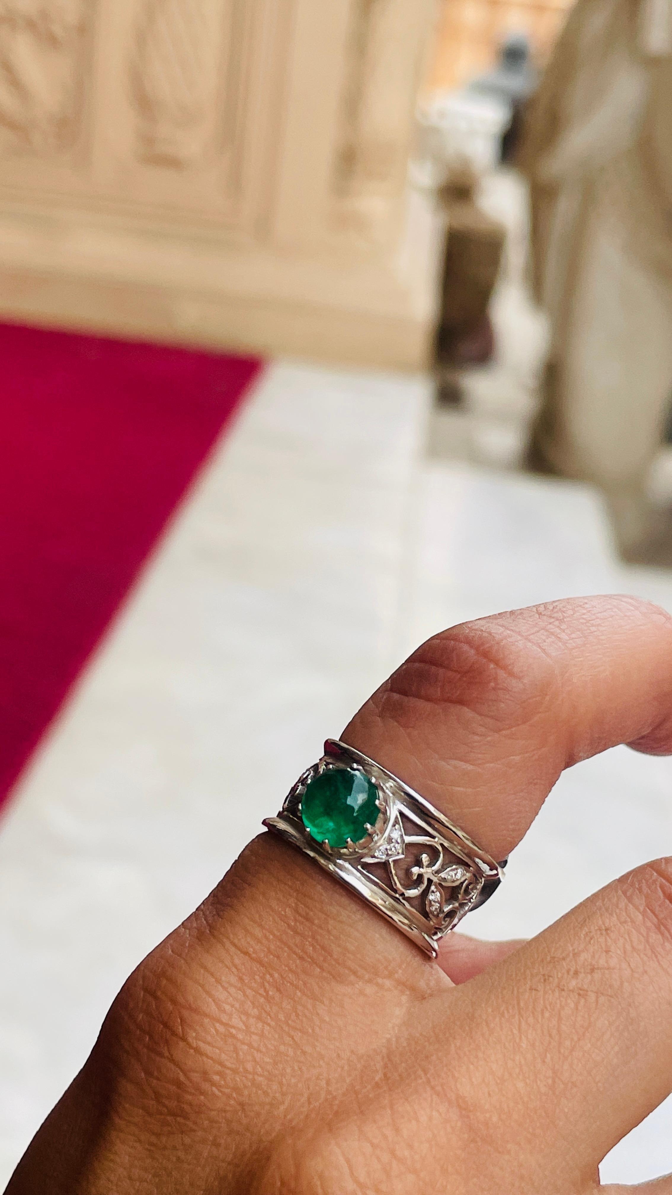 For Sale:  Emerald Diamond Filigree Band Ring in 18k Solid White Gold 9