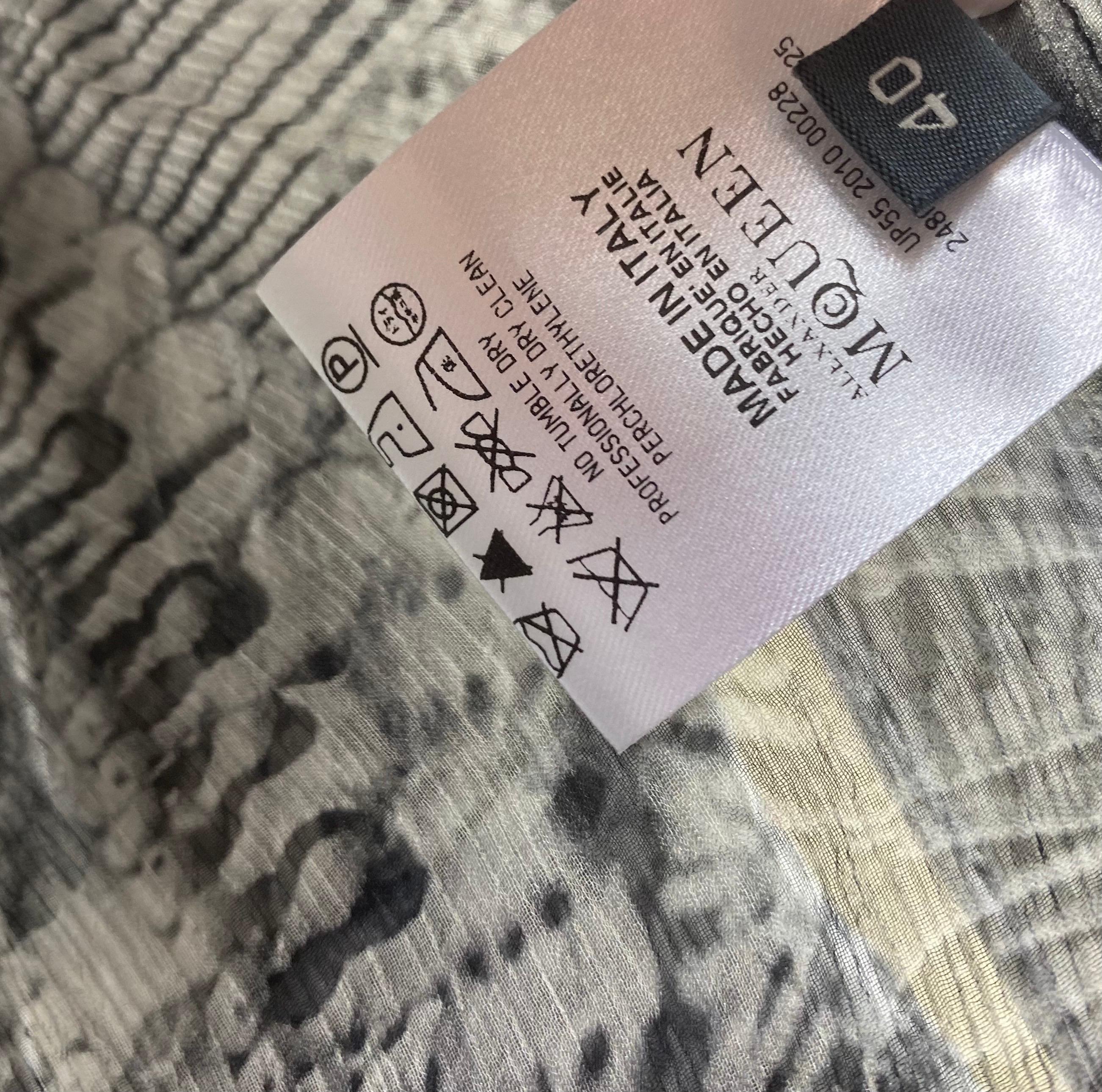2010 Alexander McQueen - Top en soie imprimée avec écharpe en vente 6