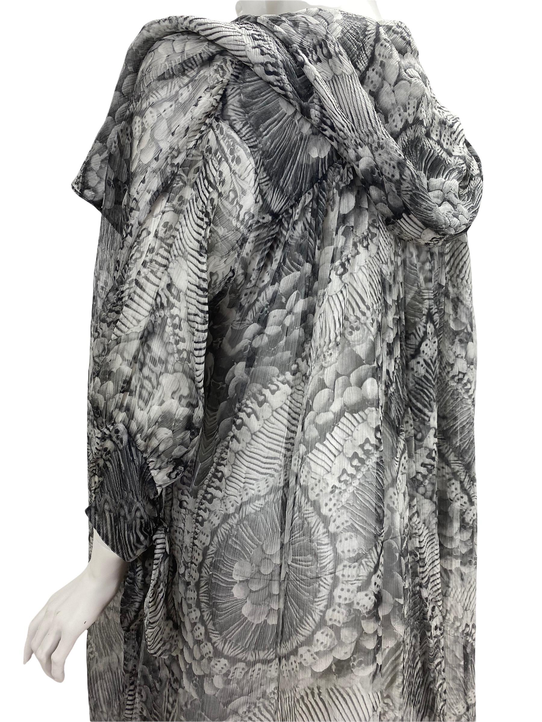 2010 Alexander McQueen Scull Print Silk Top with Scarf For Sale 3