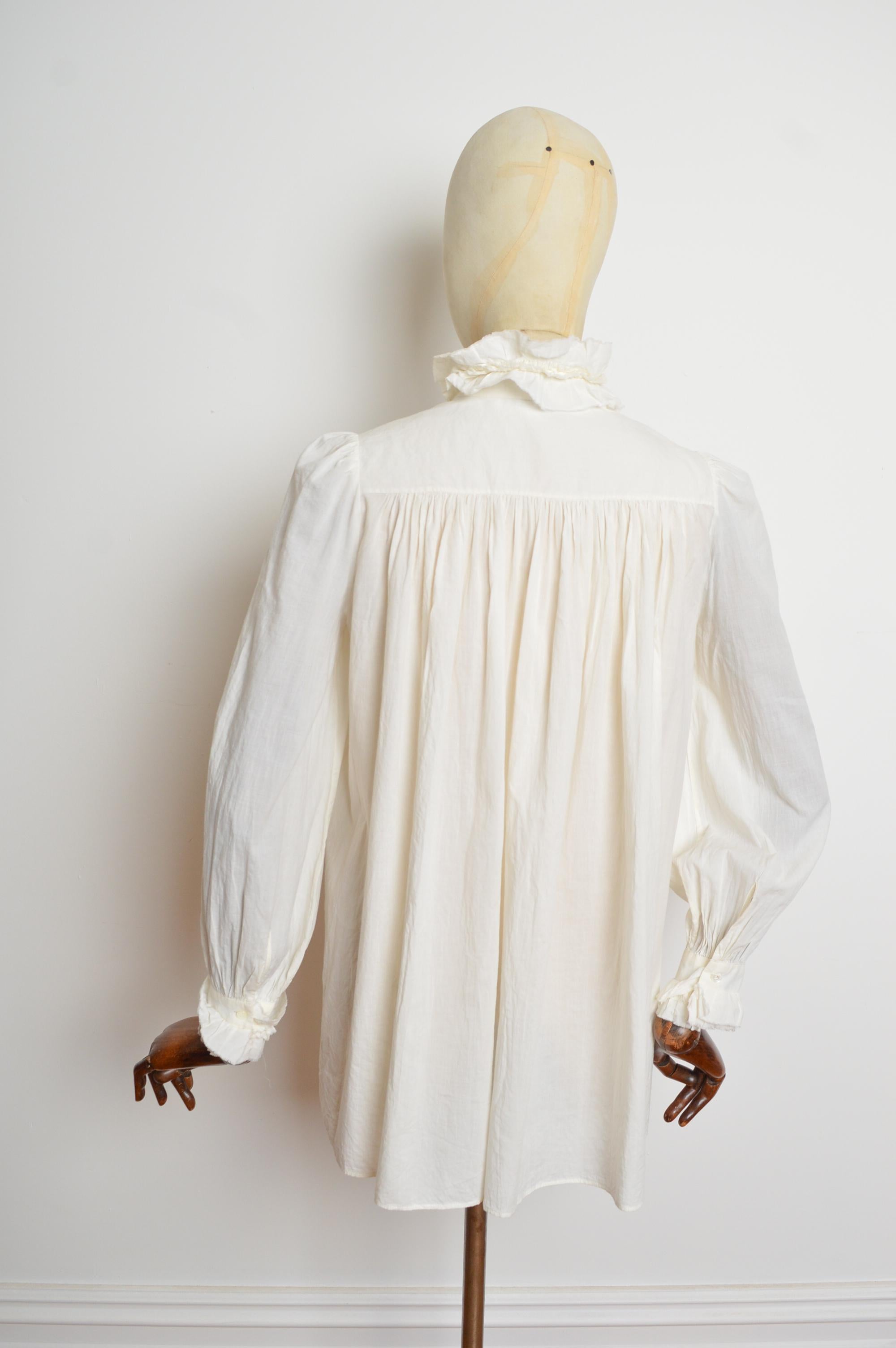 2010 Alexander McQueen Blanco Vestido victoriano con volantes Camisa Smock en venta 6