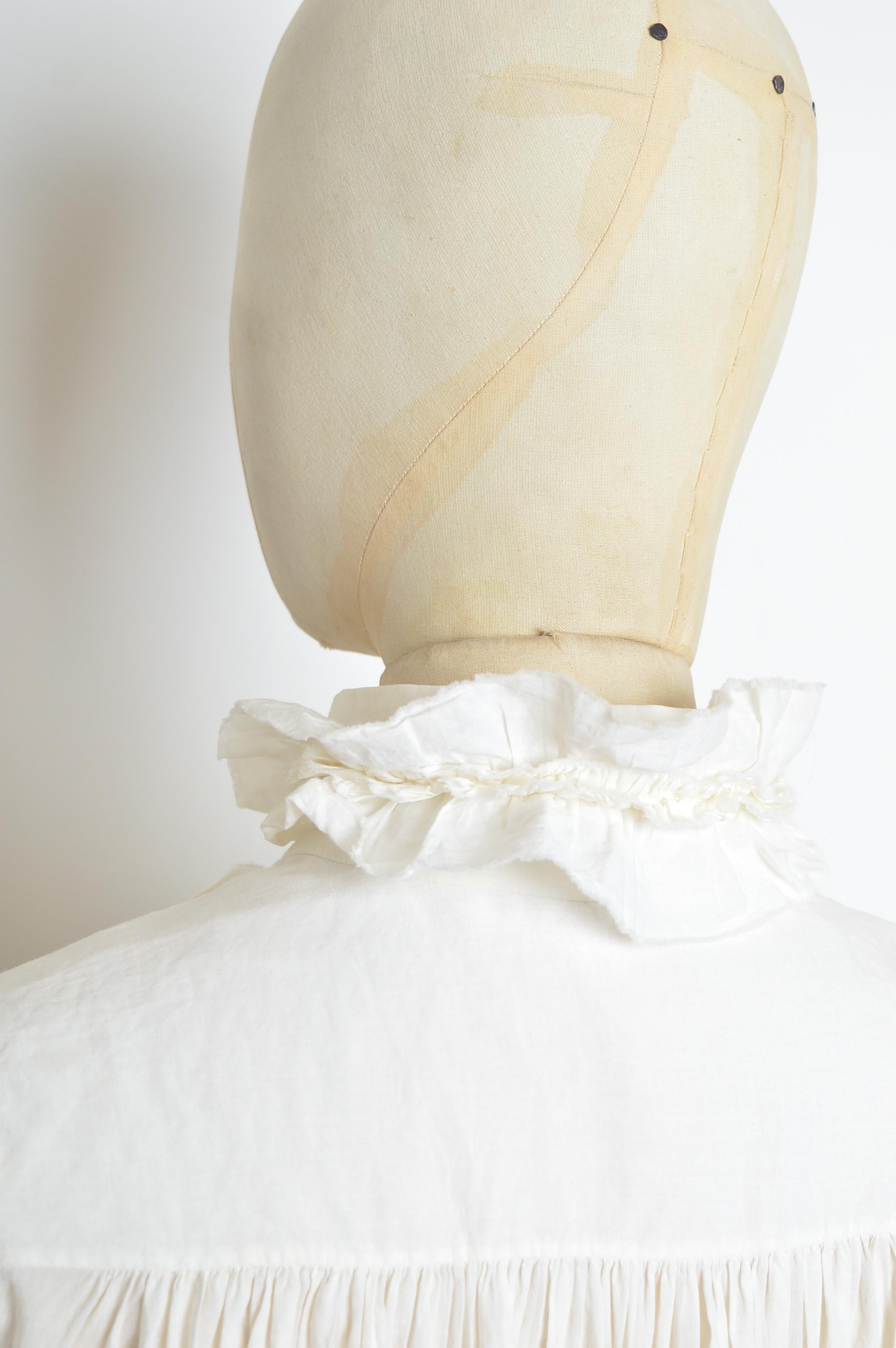 2010 Alexander McQueen Blanco Vestido victoriano con volantes Camisa Smock en venta 7