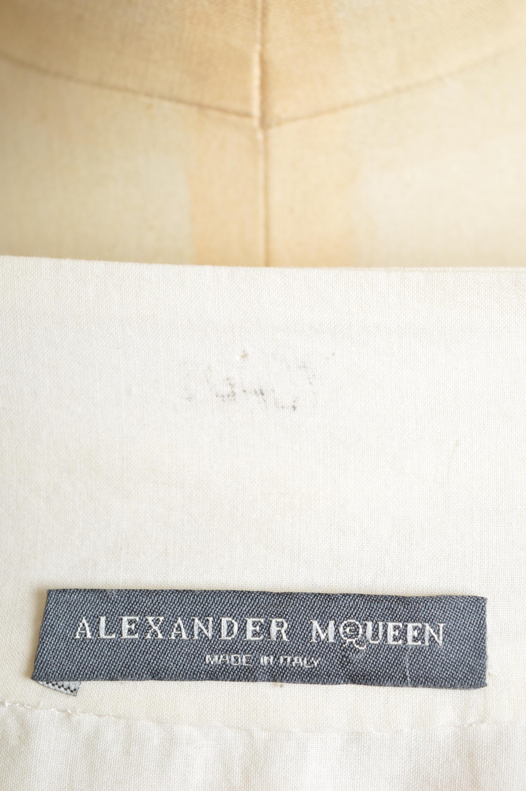 2010 Alexander McQueen Blanco Vestido victoriano con volantes Camisa Smock en venta 10