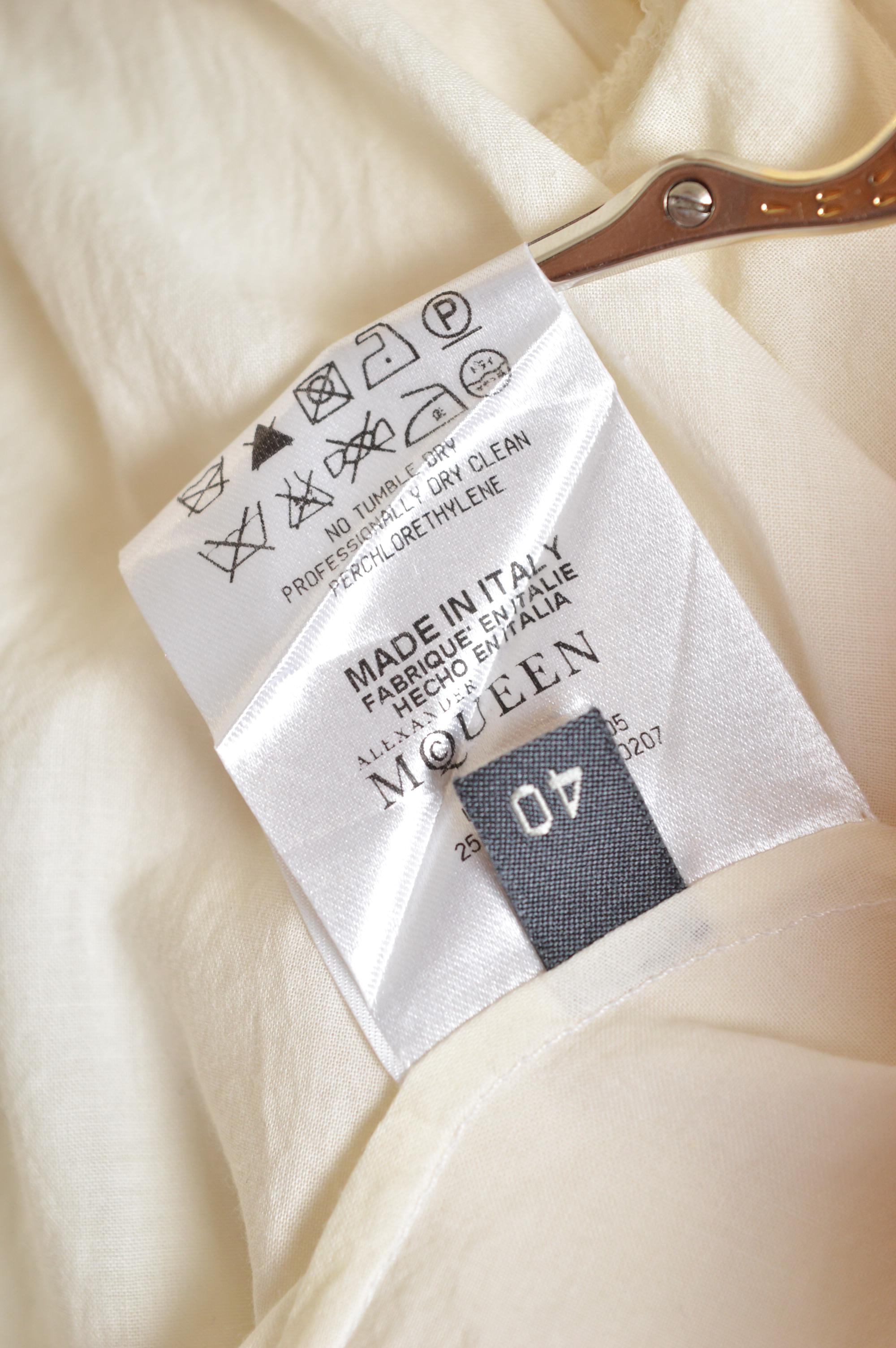 2010 Alexander McQueen Blanco Vestido victoriano con volantes Camisa Smock en venta 11