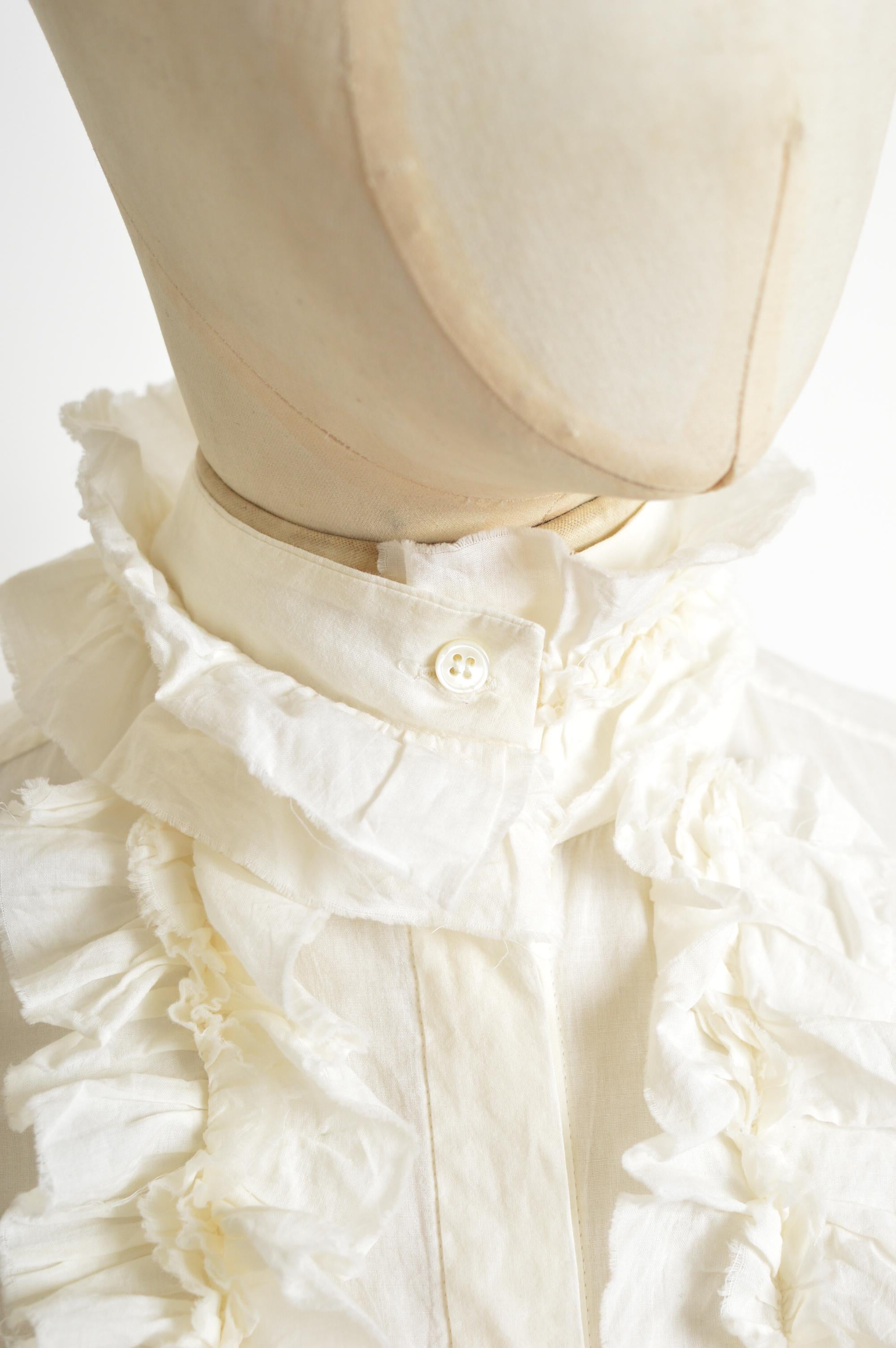 2010 Alexander McQueen Blanco Vestido victoriano con volantes Camisa Smock en venta 2
