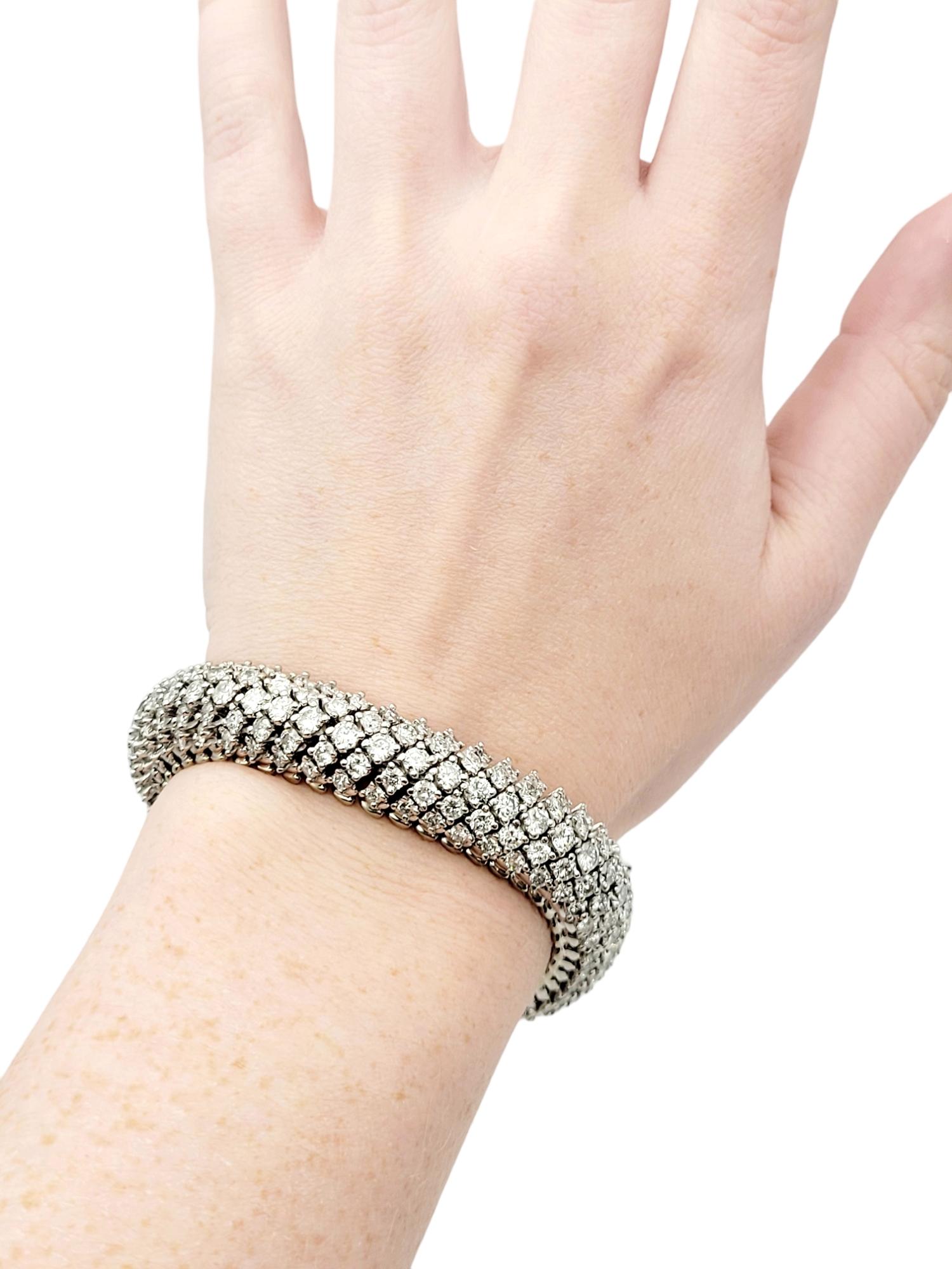 Fünfreihiges Armband aus 14 Karat Weißgold mit 20,10 Karat rundem Brillanten 6