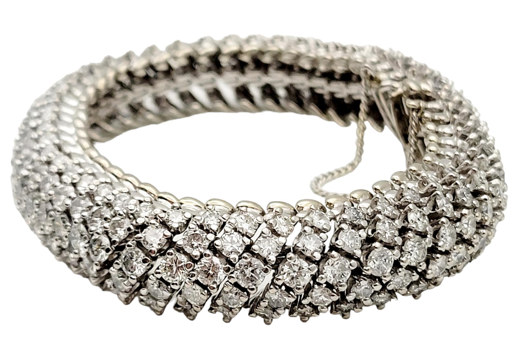 Fünfreihiges Armband aus 14 Karat Weißgold mit 20,10 Karat rundem Brillanten (Rundschliff)