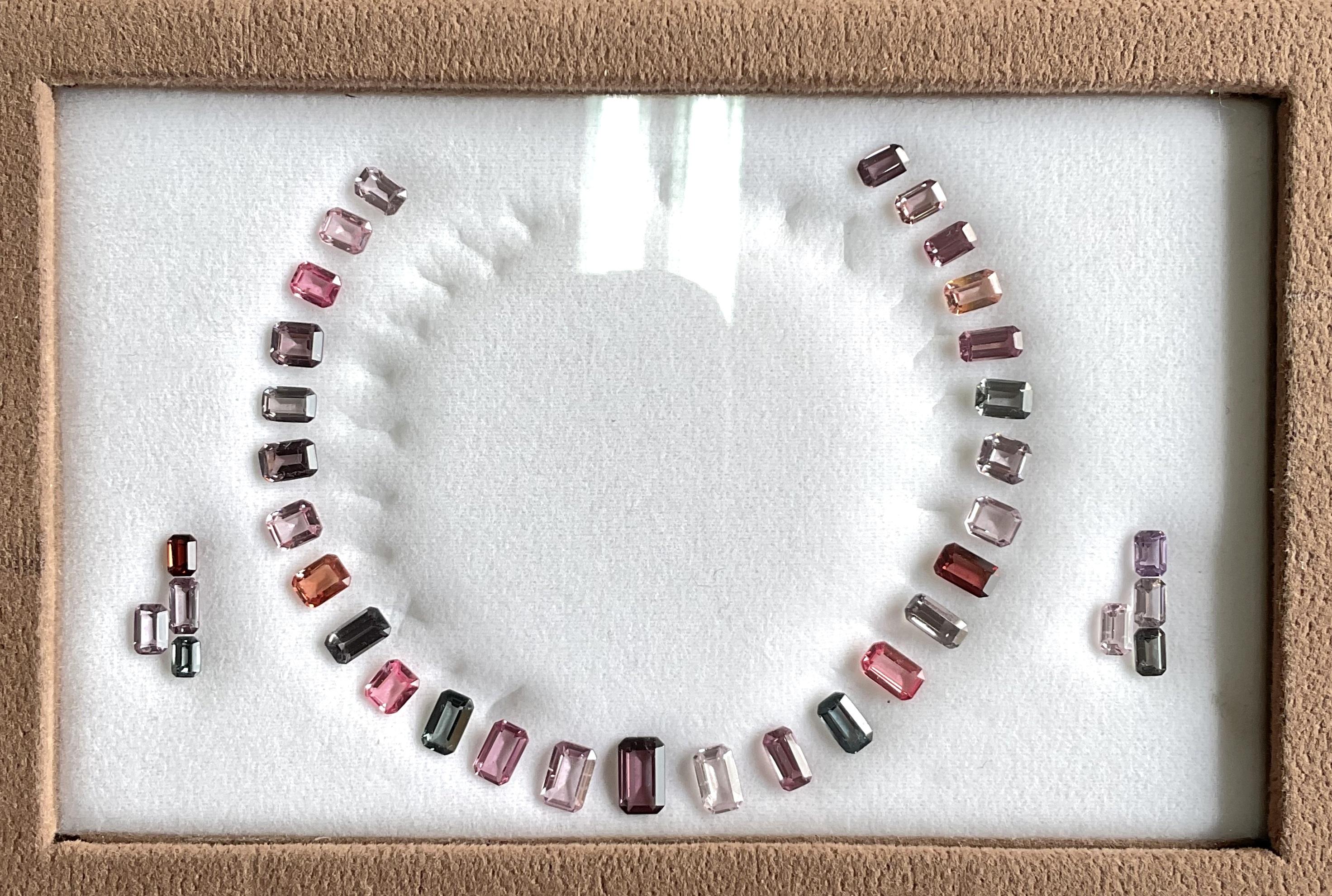 Art déco Pierre précieuse de qualité supérieure, spinelle de Birmanie multicolore de 20,10 carats, taille octogonale en vente