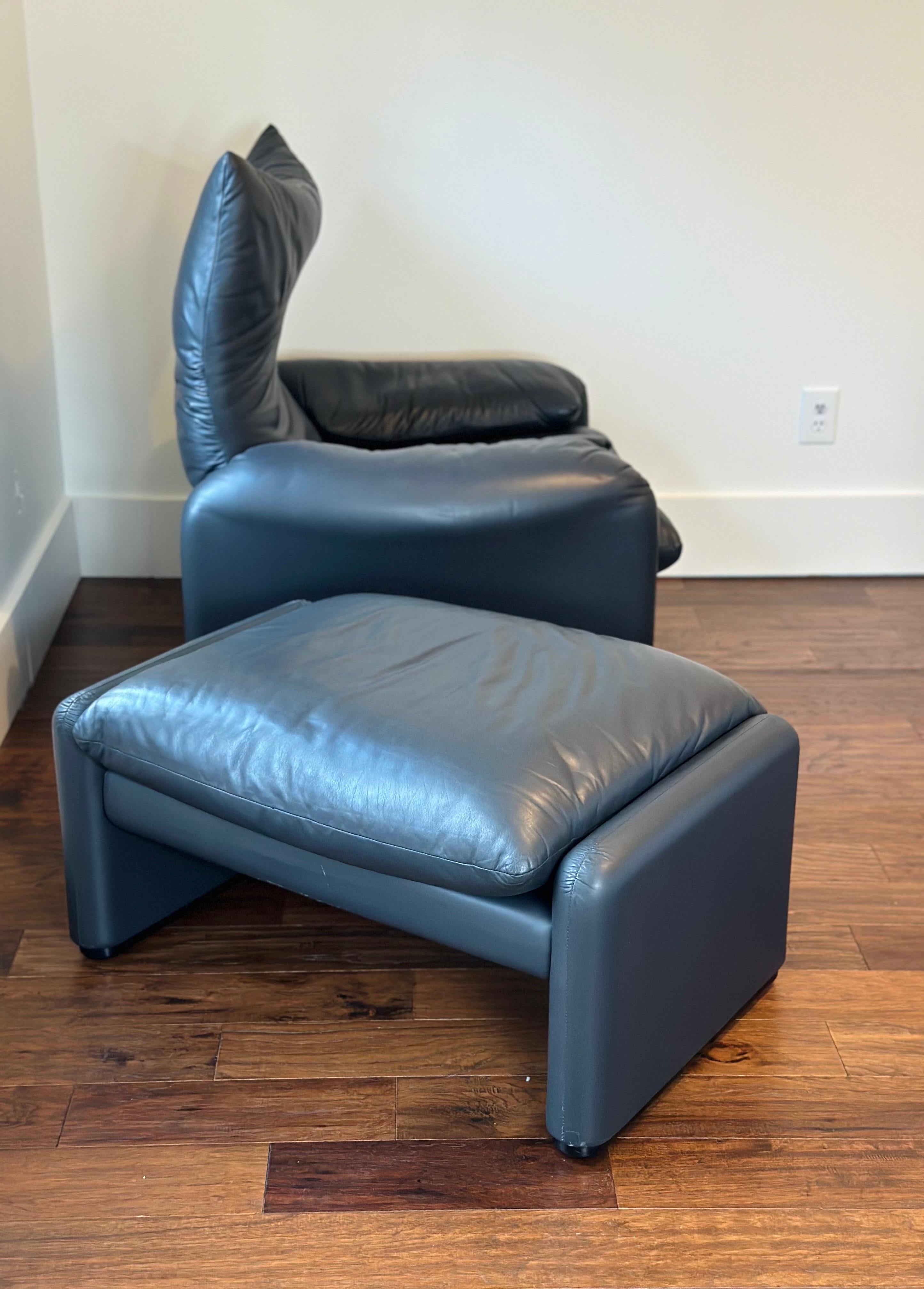 2010 Cassina Vico Magistretti Maralunga Black Leather Chair and Ottoman - a Pair For Sale 1