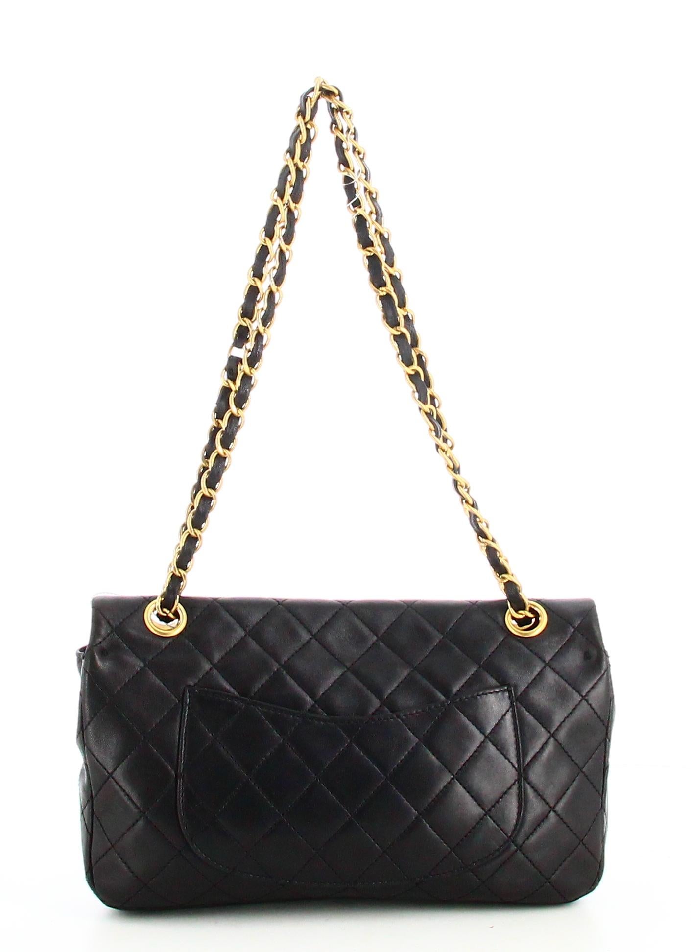 2010 Chanel Medium Classic Lambskin Single Flap Handbag For Sale 2