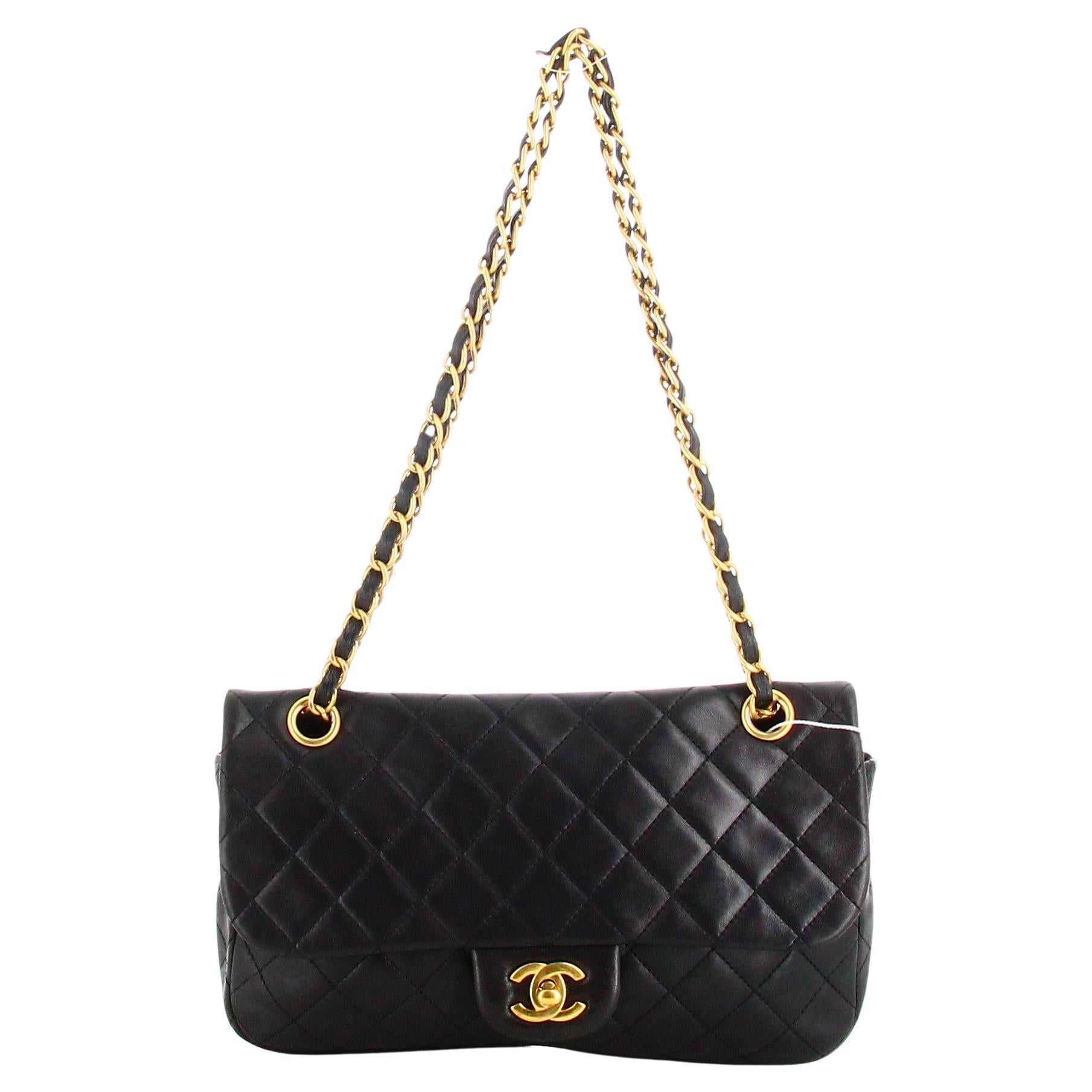 2010 Chanel Medium Classic Lambskin Single Flap Handbag For Sale