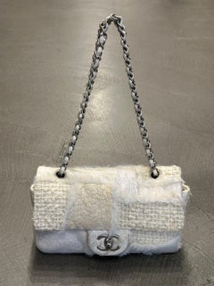 2010 Chanel Tweed-Patchwork-Umhängetasche aus Lammfell
