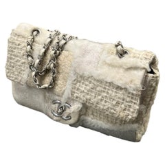 2010 Chanel Tweed-Patchwork-Umhängetasche aus Lammfell