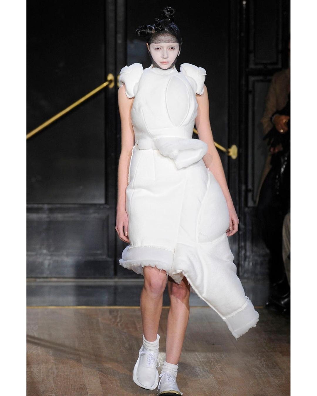 2010 Comme des Garçons Top imbottito in cotone bianco in vendita 5