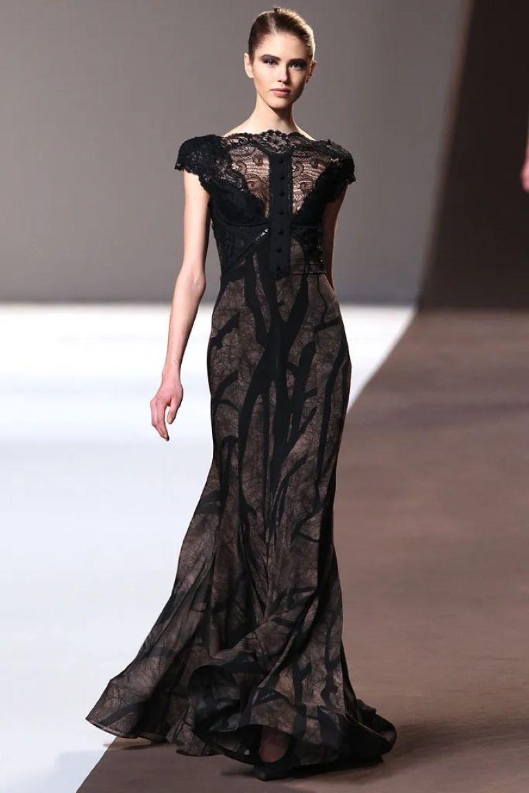 2010 Elie Saab - Défilé de mode prêt-à-porter automne 2010 - Robe de soirée en vente 6