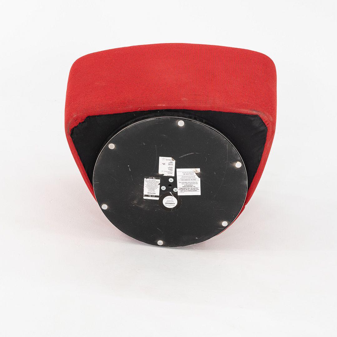 2010 EOOS für Coalesse / Walter Knoll Joel Dreh-Loungesessel mit rotem Stoff im Angebot 1