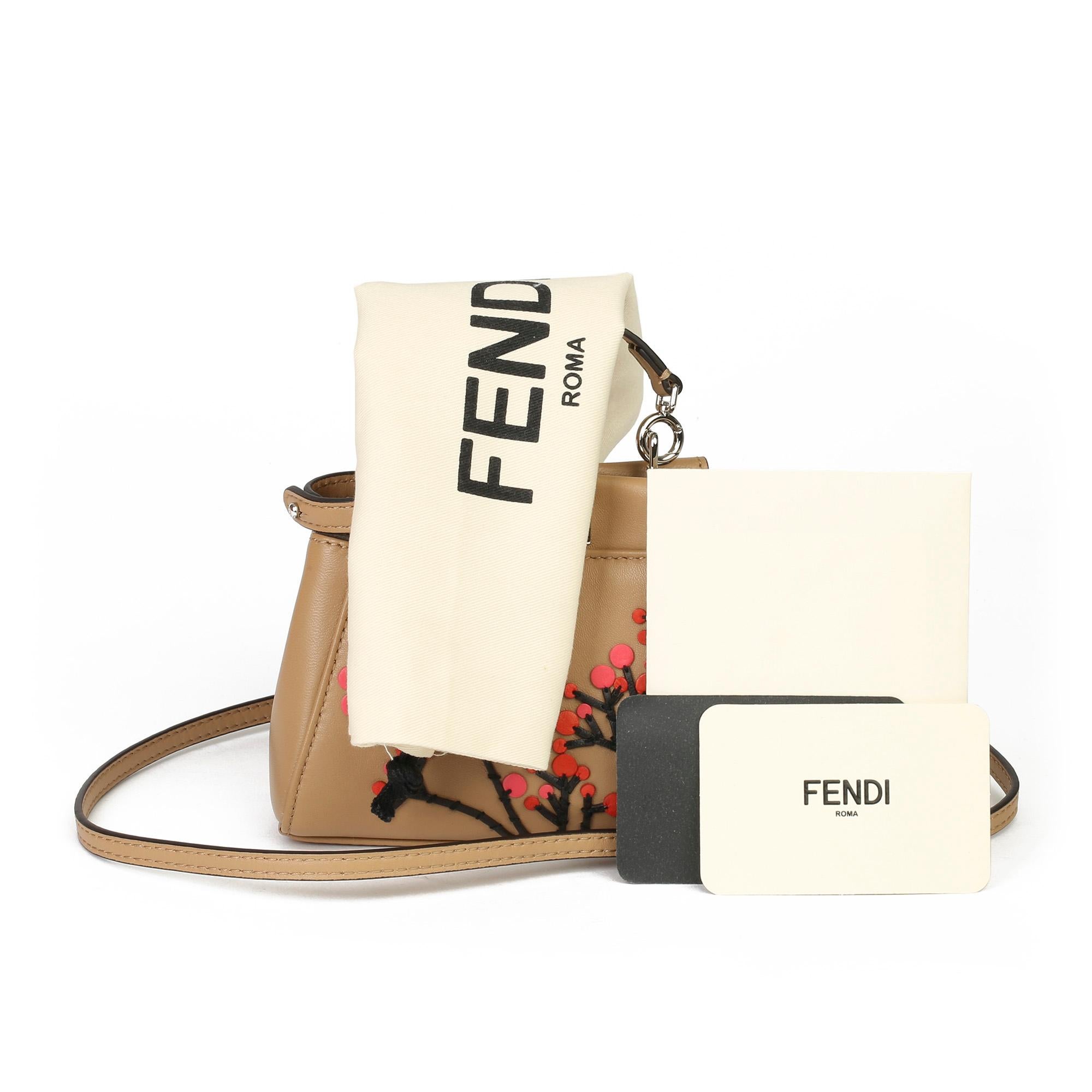 2010 Fendi Beige Leder Botanischer Garten Floral Bestickte Mikro Peekaboo 8