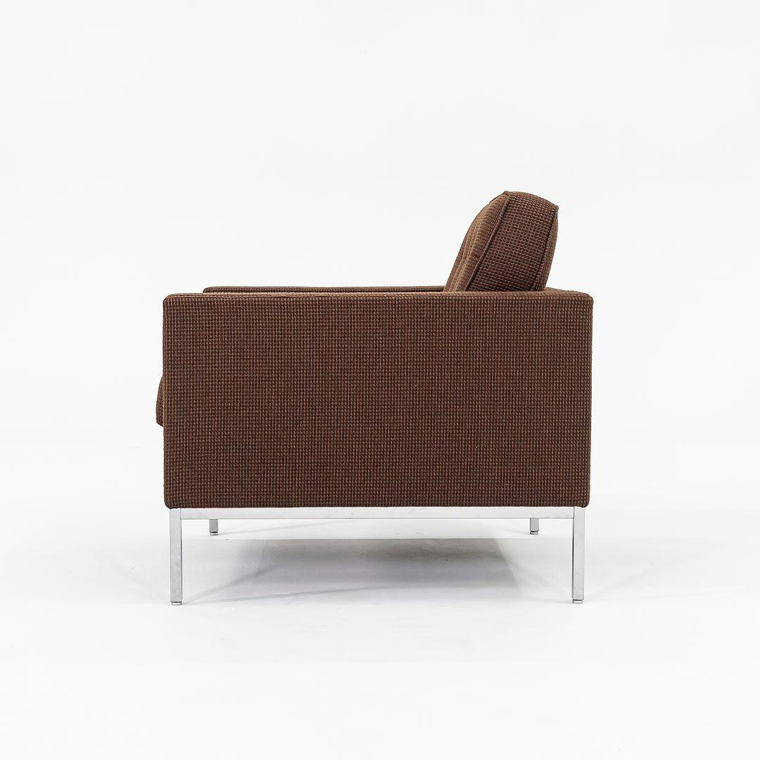2010 Florence Knoll Lounge Chair in Brown Cato Fabric For Sale 4