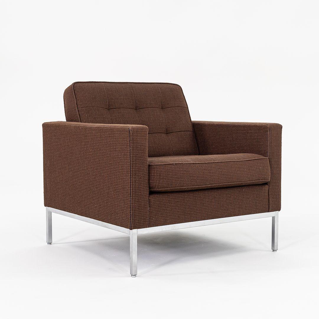 American 2010 Florence Knoll Lounge Chair in Brown Cato Fabric For Sale
