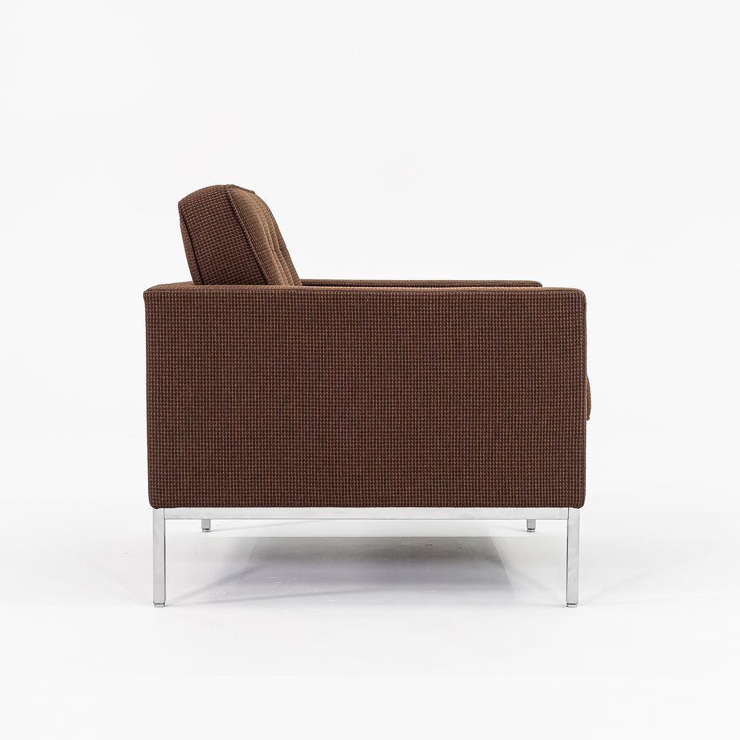 2010 Florence Knoll Lounge Chair in Brown Cato Fabric For Sale 2