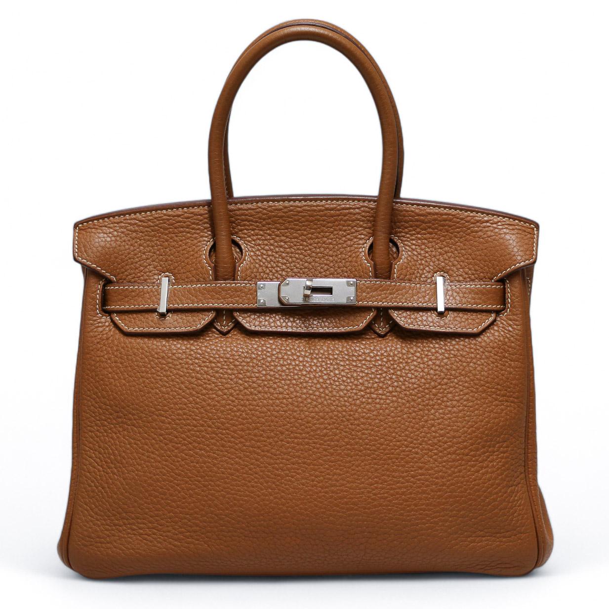 Stunning Hermès Birkin bag 30 taurillon Clémence silver hardware delivered in its original Hermès dustbag with rain cover.
Condition: very good
Made in France
Material : grained leather taurillon clémence
Interior : leather 
Color : gold
Dimensions:
