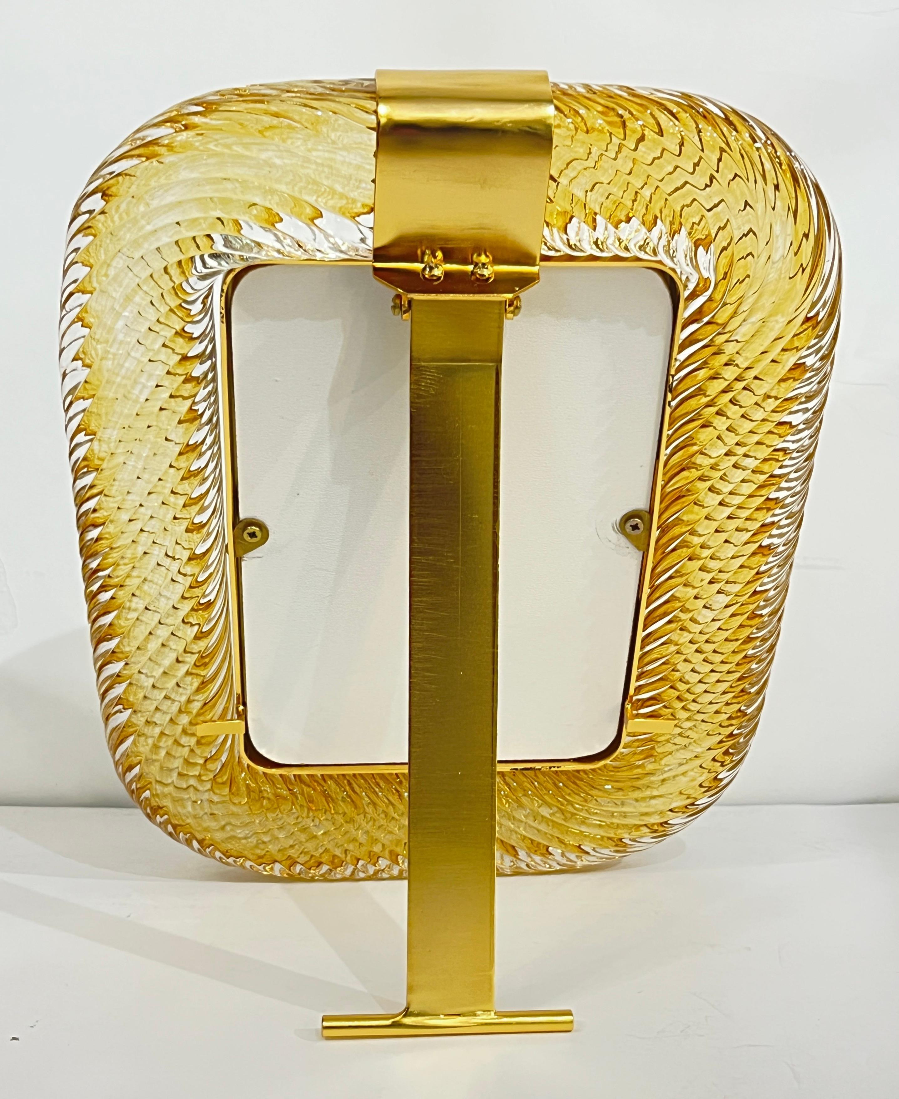 Portarretratos de latón de cristal de Murano retorcido de ámbar dorado italiano moderno de 2010 Italiano en venta