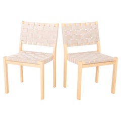 Sillas auxiliares de madera